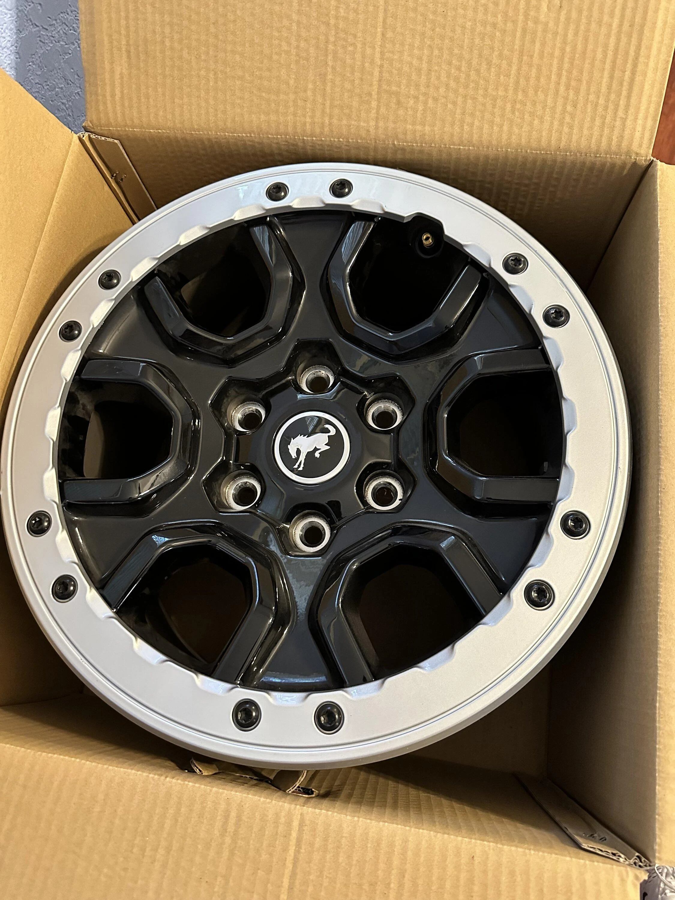 Ford Bronco 5 Sasquatch rims silver Trim $800 IMG_7650