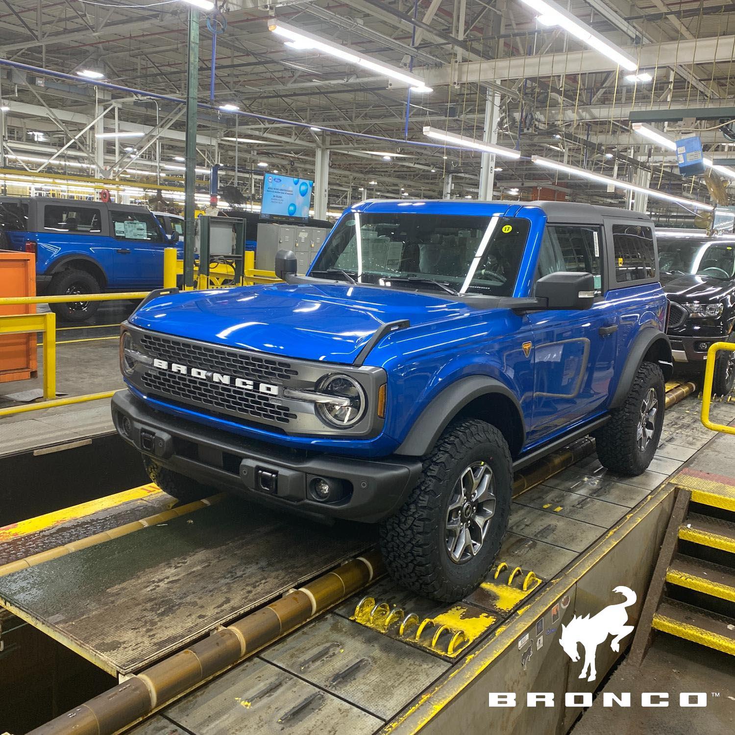Ford Bronco 04/17/2023 Build Week image