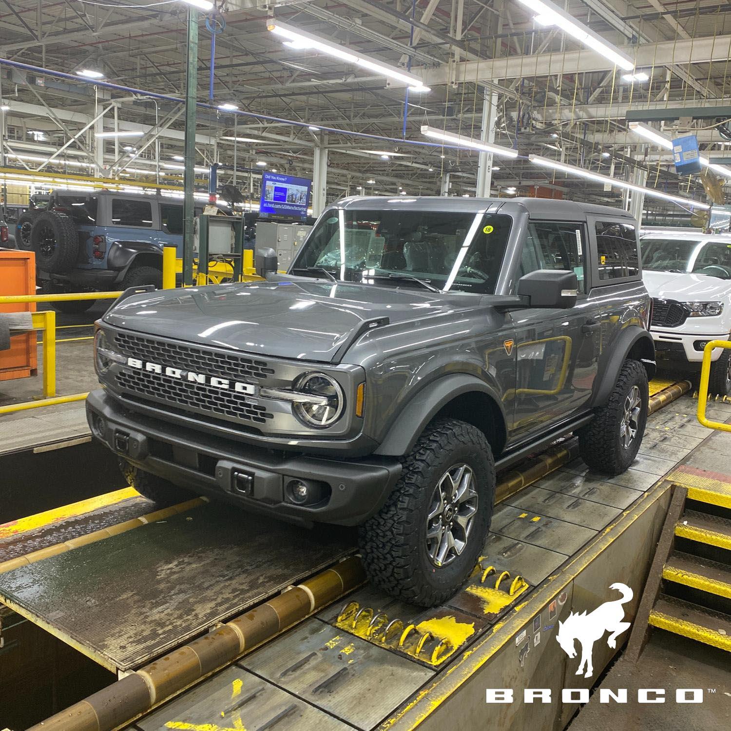 Ford Bronco 04/17/2023 Build Week ima