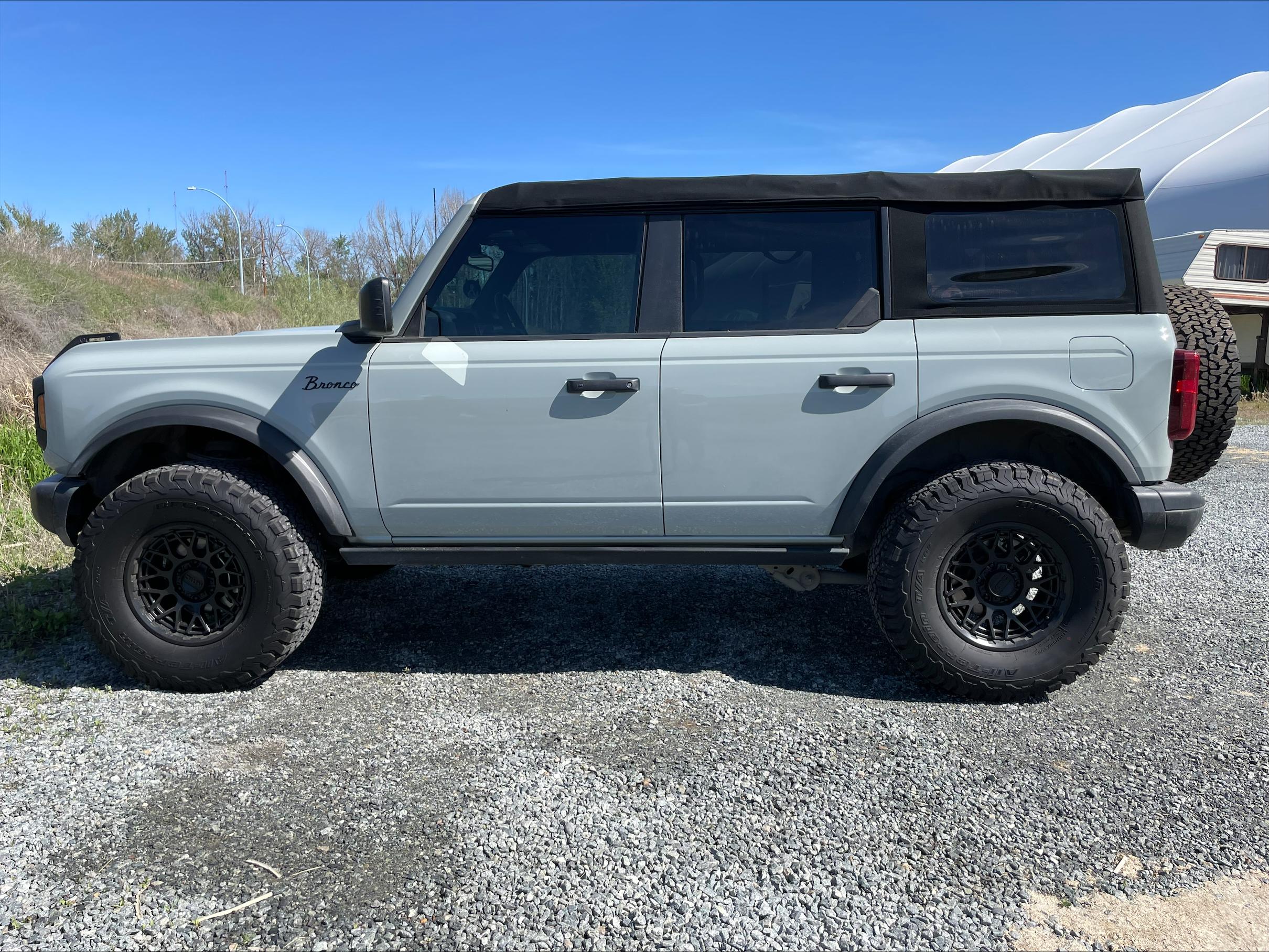 Ford Bronco CACTUS GRAY Bronco Club iamaga