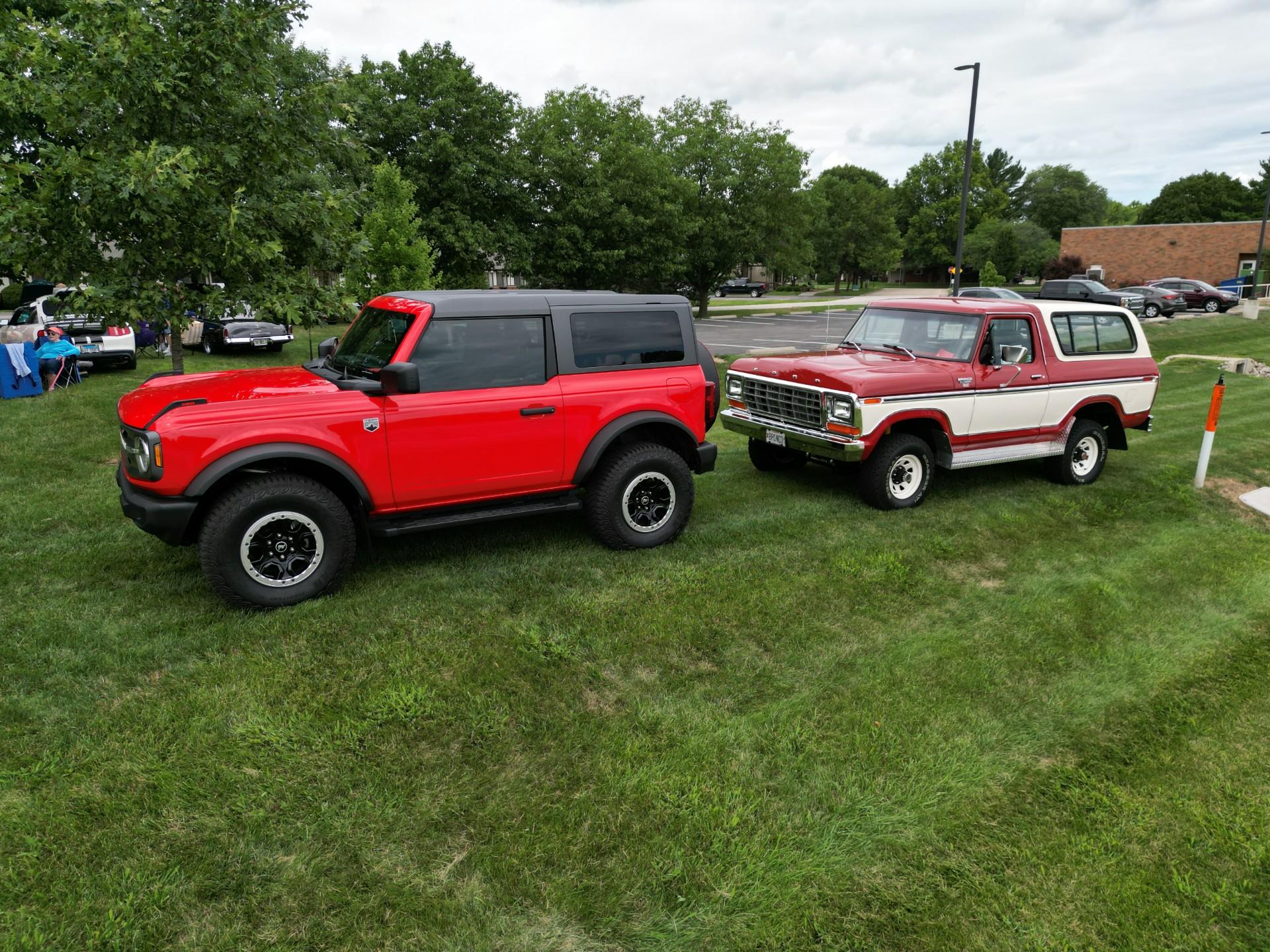 Ford Bronco Meet Duke, my custom heritage version Bronco w/ white painted top, grille and wheels E905C7C3-9721-494C-AFE7-0DA83D5FA1F2