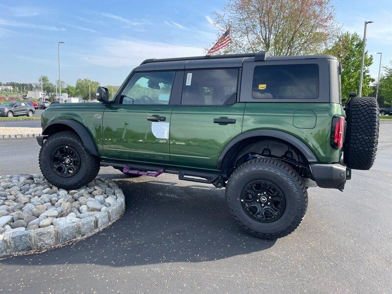 Ford Bronco ERUPTION GREEN Bronco Club image_0(1)