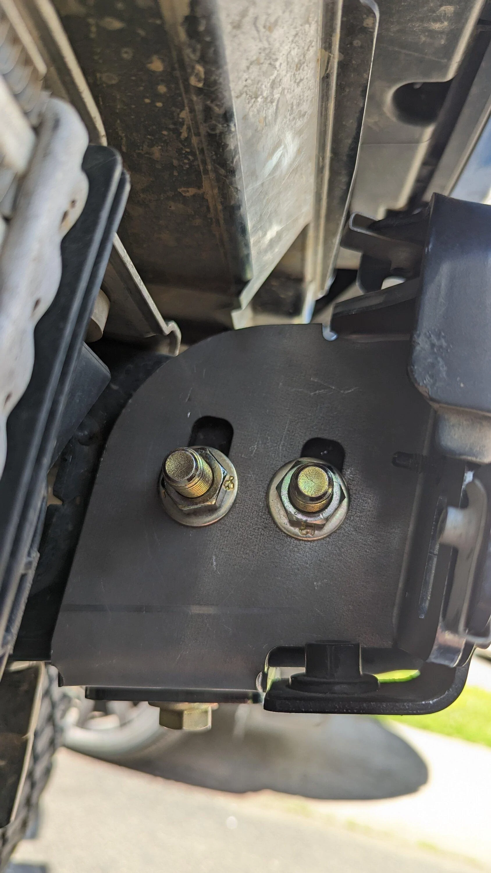 Ford Bronco Damage while using winch on improperly installed Rough Country High Mount PXL_20230513_214057516