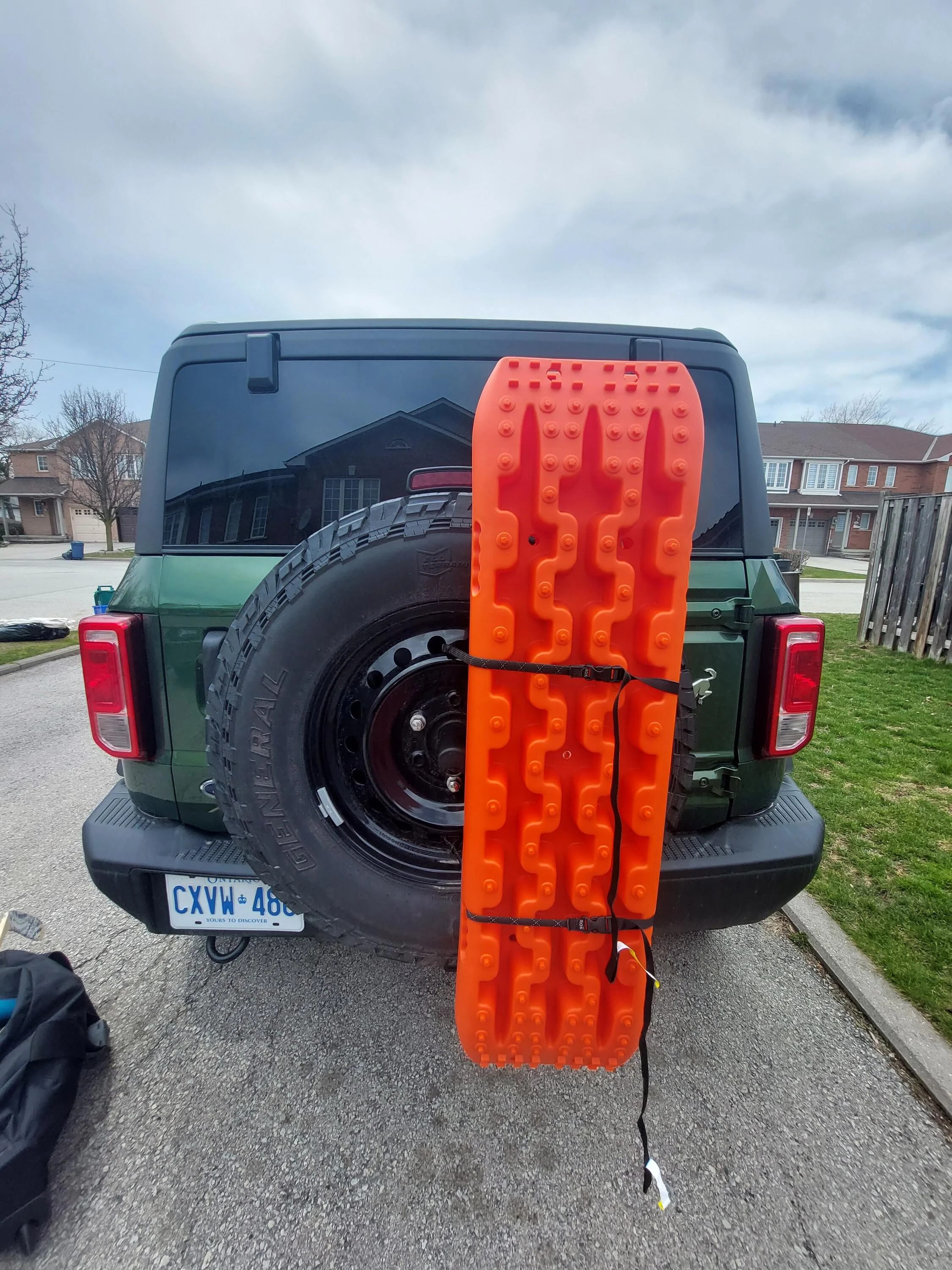 Ford Bronco How are you mounting your recovery boards 20230406-131723