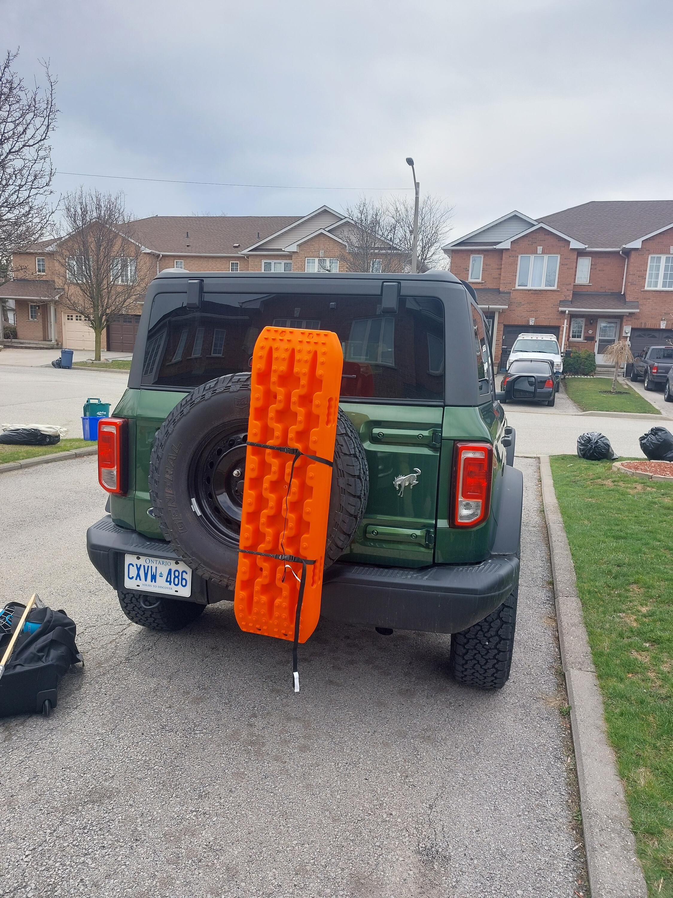 Ford Bronco How are you mounting your recovery boards 20230406-131704