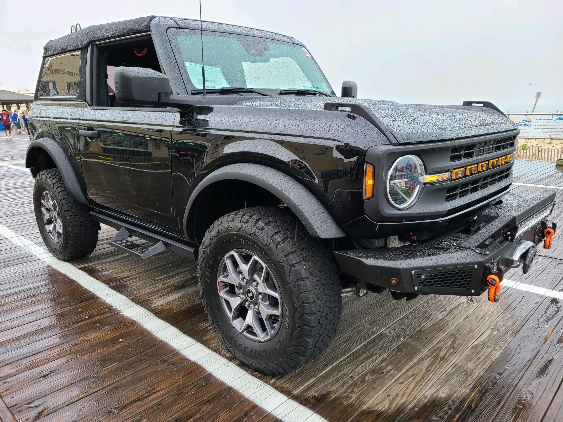 Ford Bronco SHADOW BLACK Bronco Club 67B0ADE4-B9F6-43D3-8F6F-1775687D5EED