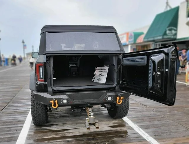 Ford Bronco SHADOW BLACK Bronco Club 236F1C32-277E-415C-84DC-9F52FED91B56