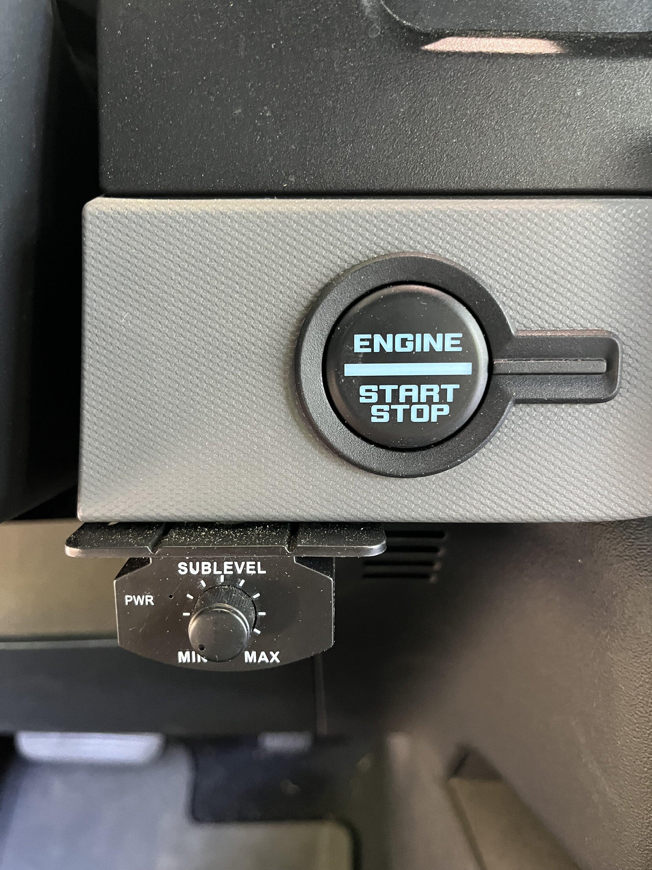 Ford Bronco Installed Kicker speakers, Kenwood amp and Pyle sub IMG_7176