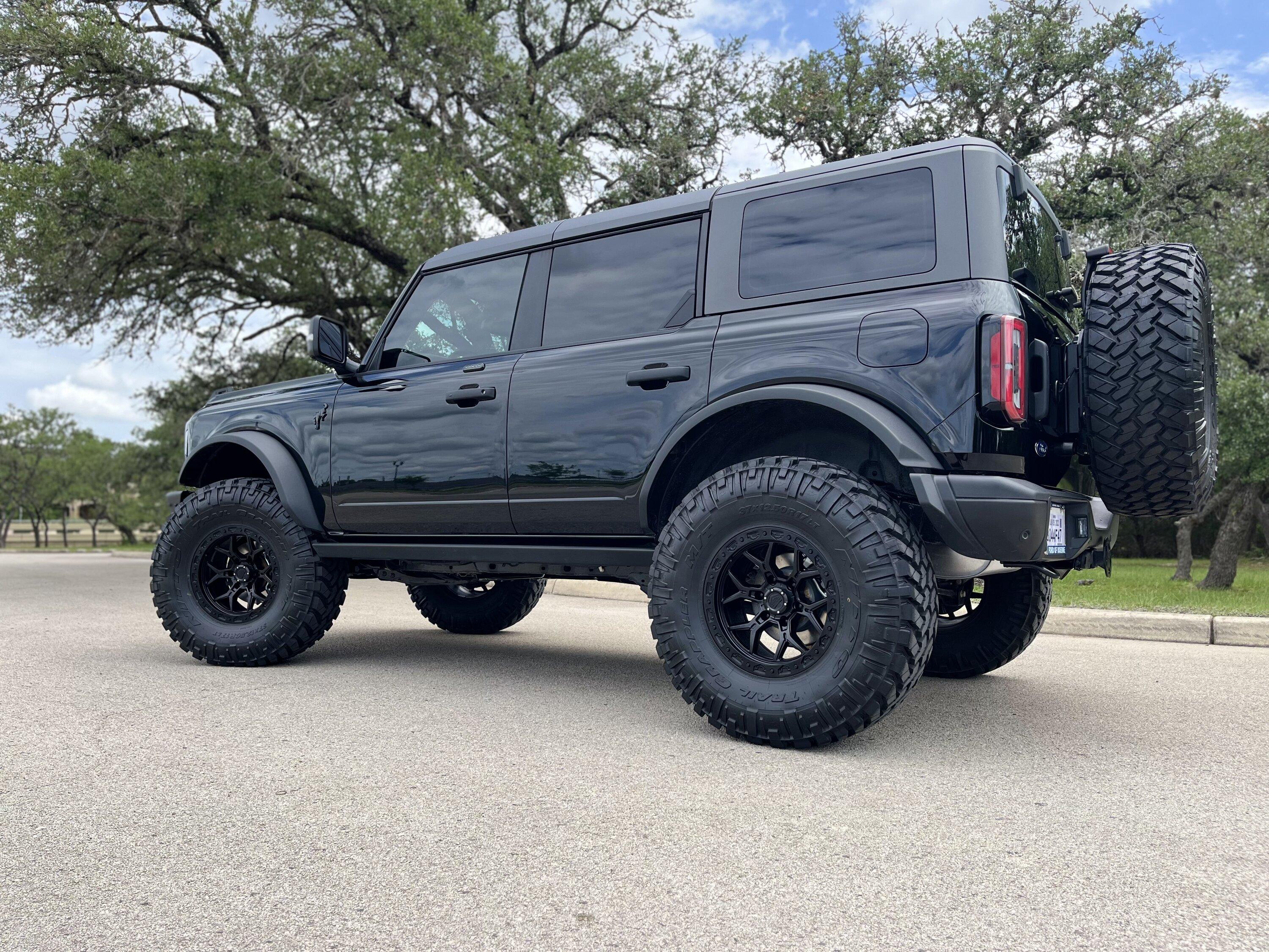 Ford Bronco BUC CRZY Build on 4" Lift +  37's IMG_4305