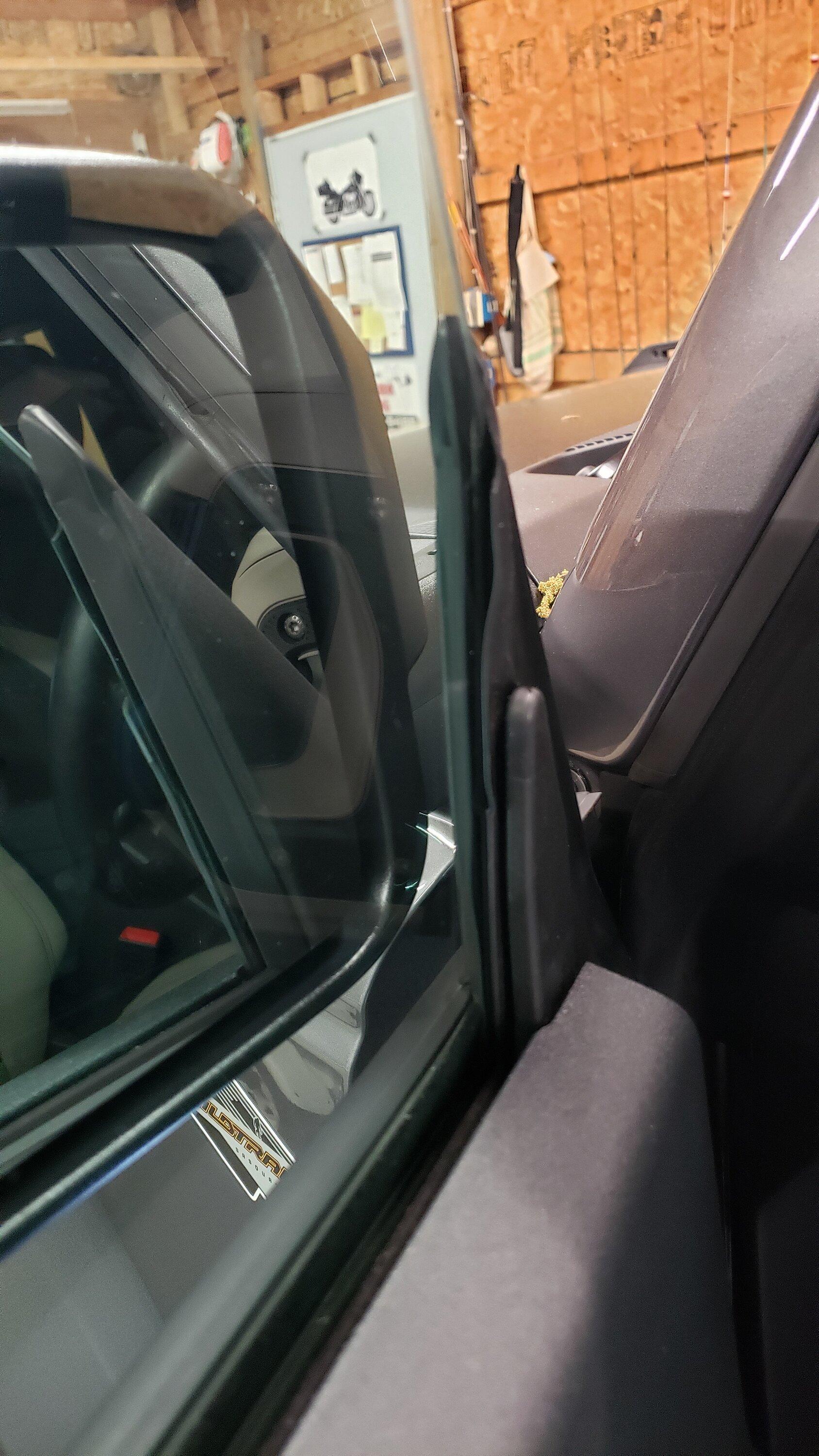 Ford Bronco Driver window leaks, but not where most do 20230514_141205
