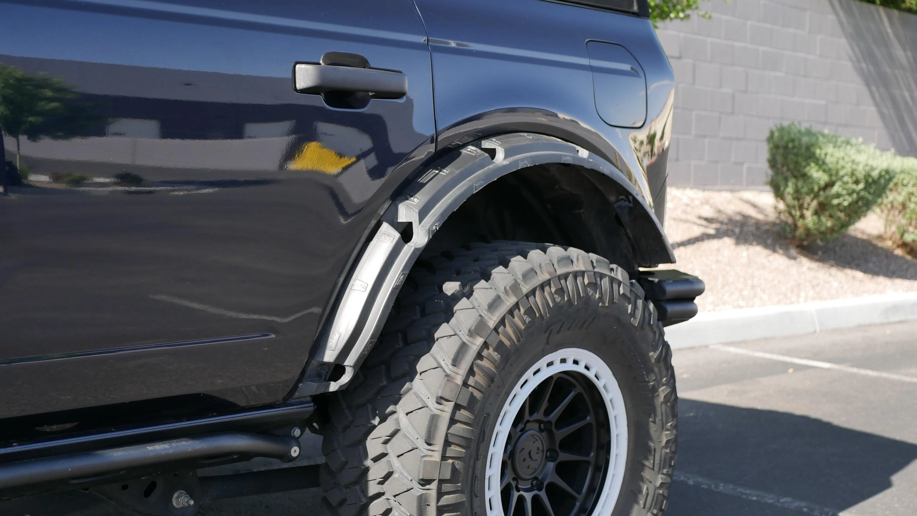 Ford Bronco Installed Carbon Fiber Fender Flares by Composite Offroad Parts from Lobo Off-Road P1060603