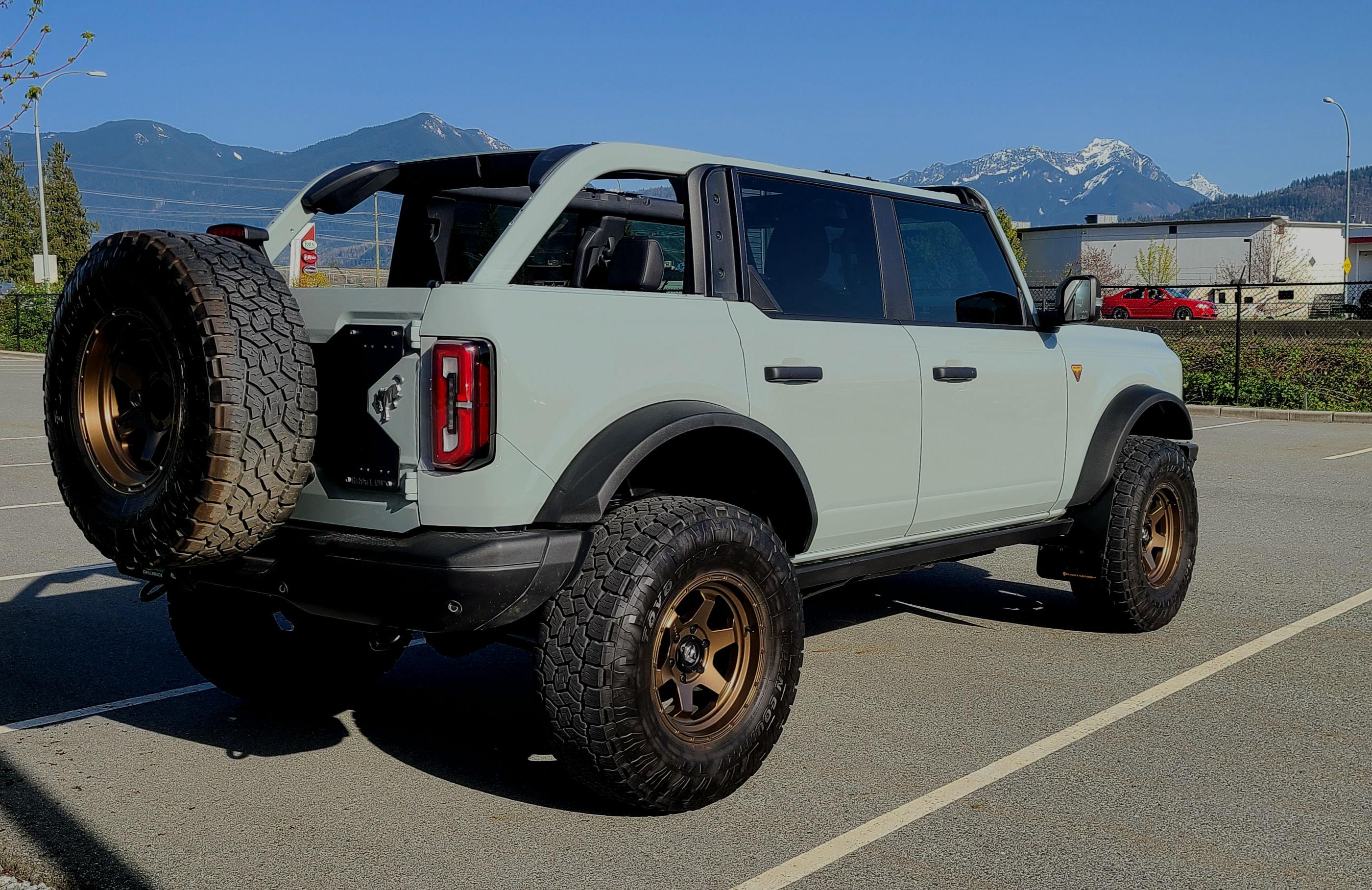 Ford Bronco CACTUS GRAY Bronco Club Broncobutt
