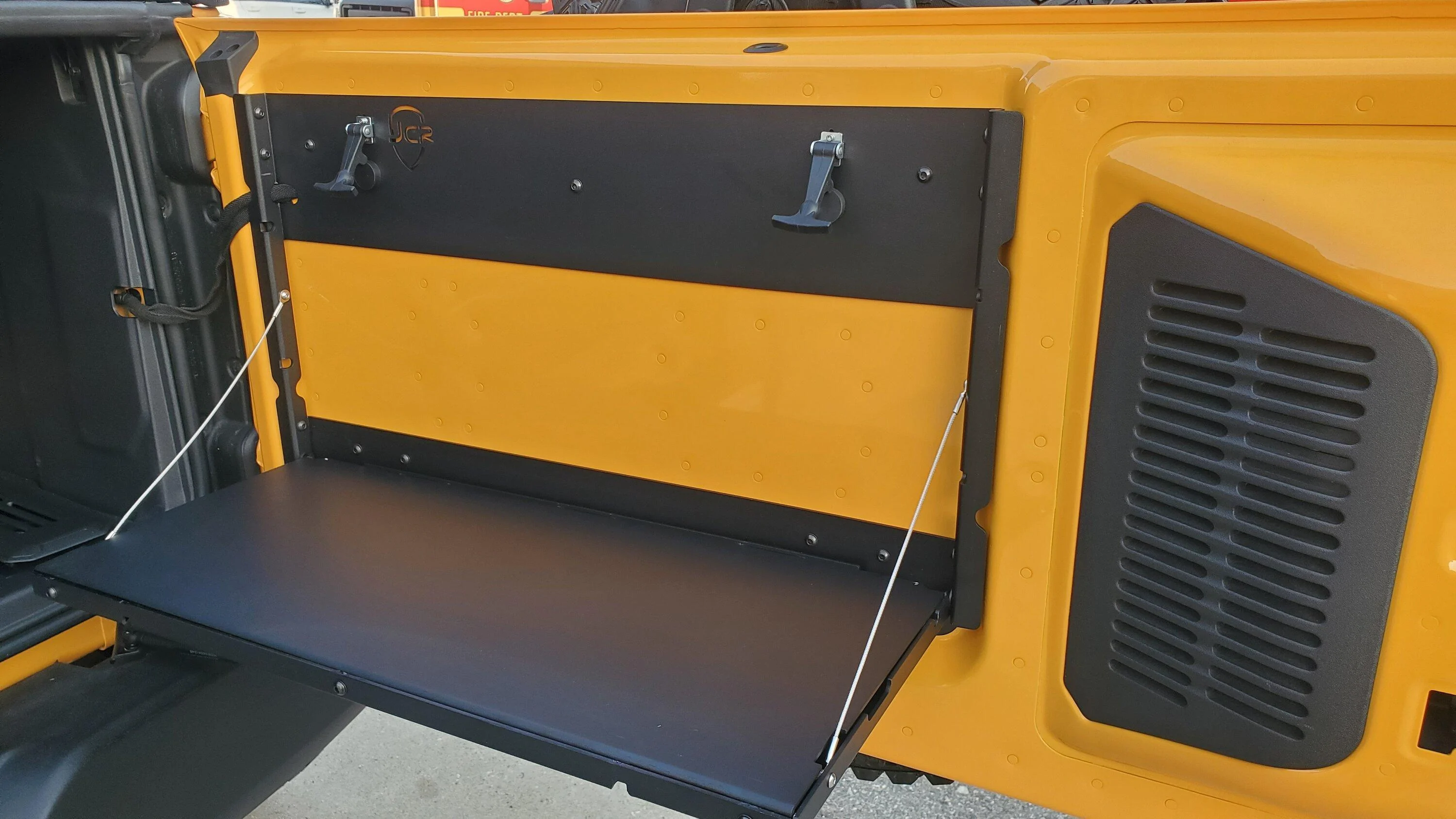 Ford Bronco JCROffroad Table installed 20220729_191245