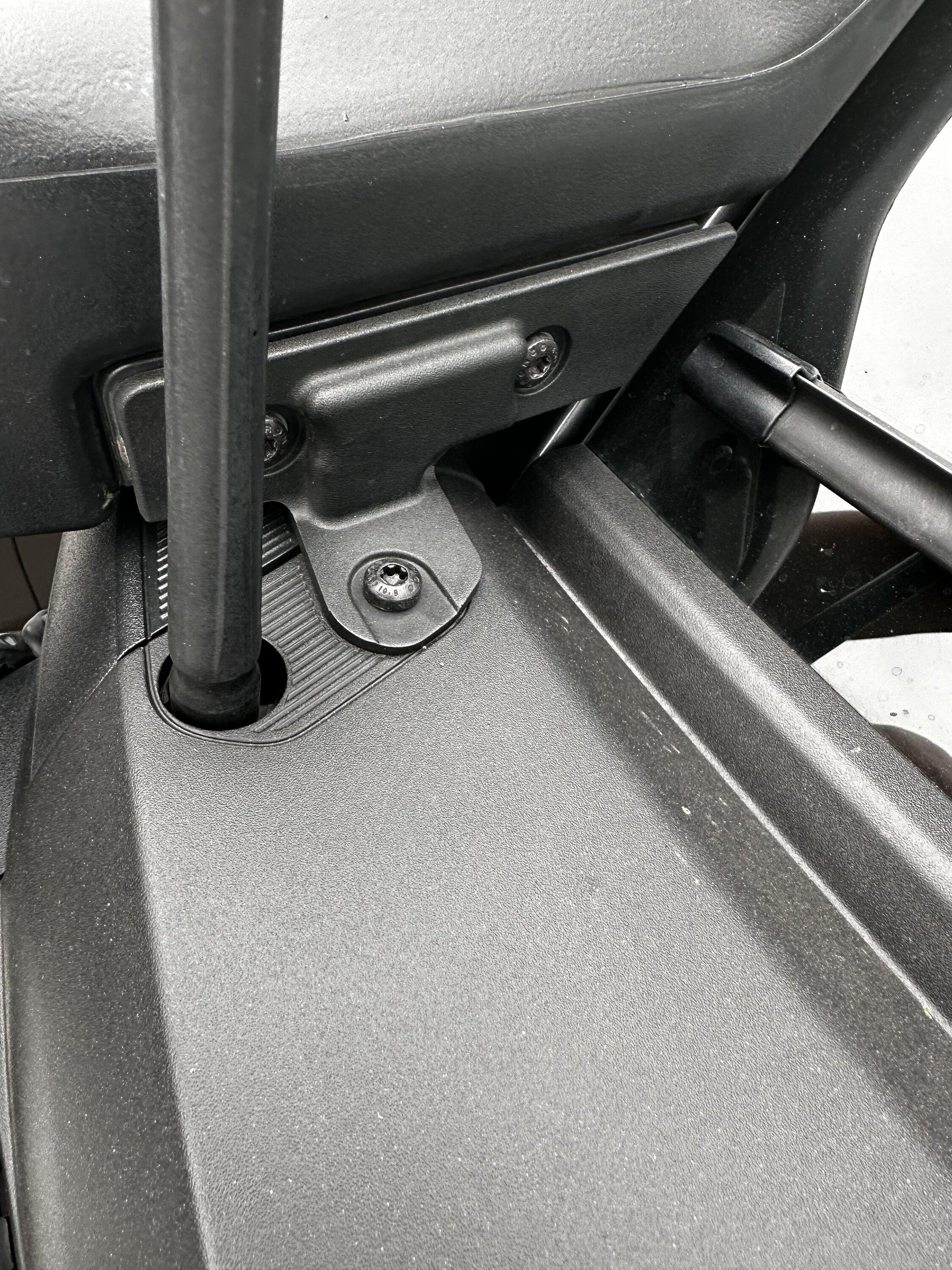 Ford Bronco Hood Ditch Mounting Brackets for Everglades (Specifically) Help. IMG_3781