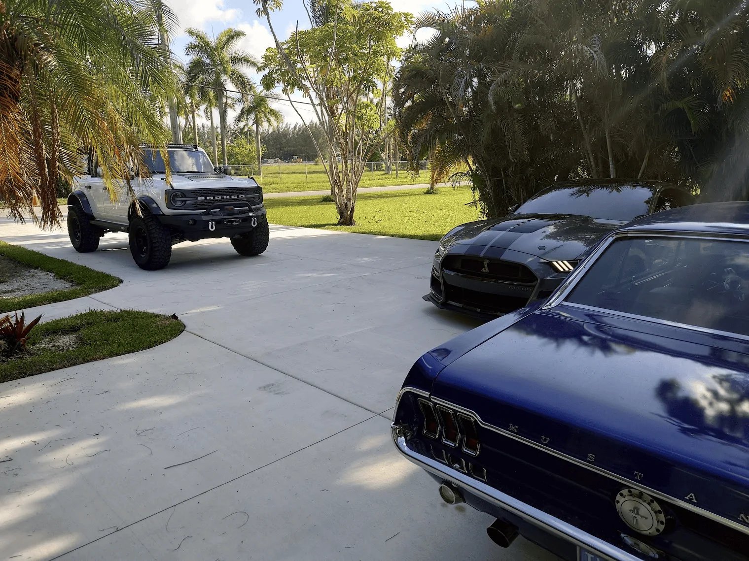 Ford Bronco Got a Kick A$$ Garage?... Post it Here! 🏡 1684182867484