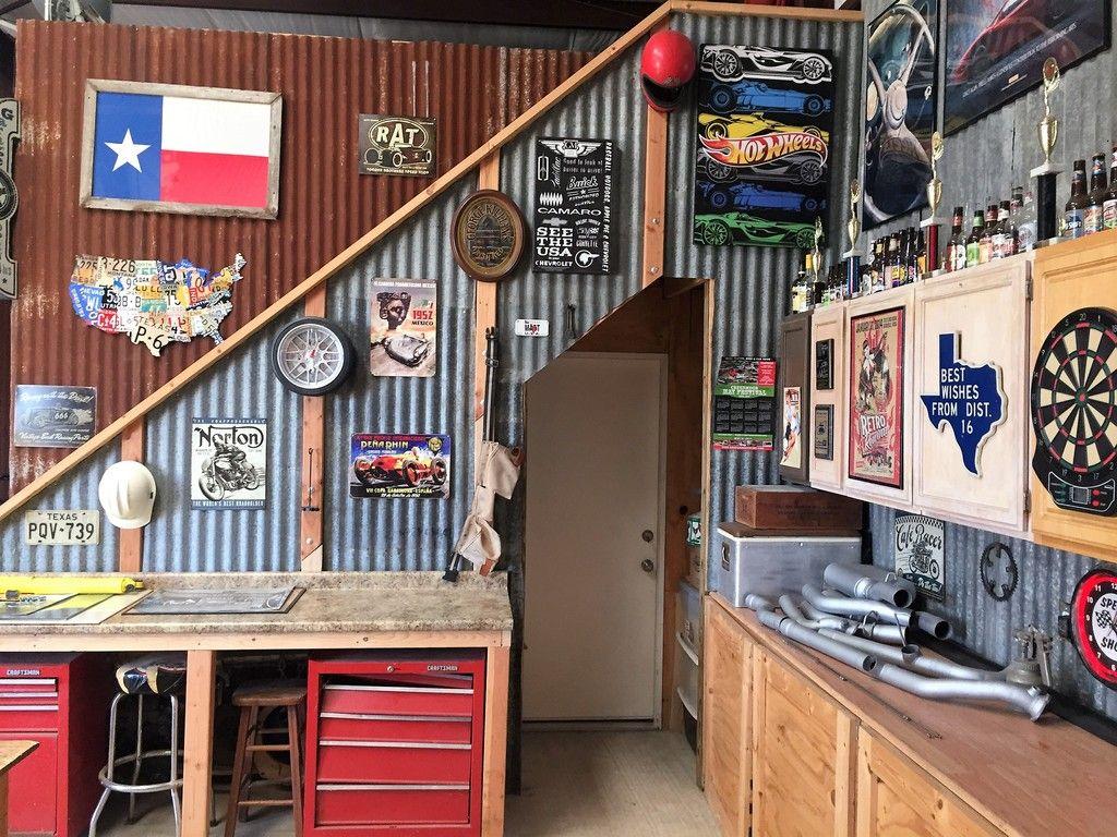 Ford Bronco Got a Kick A$$ Garage?... Post it Here! 🏡 Shop 3