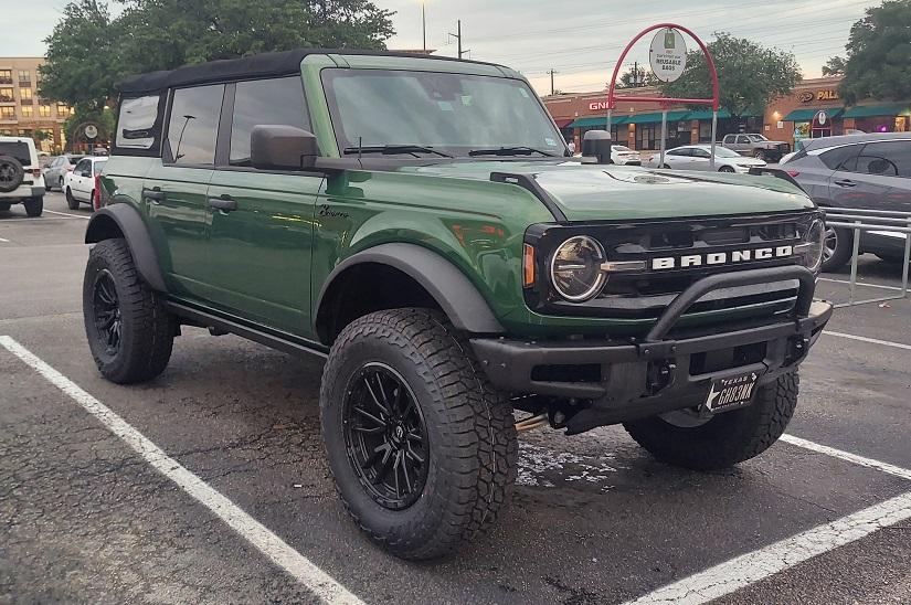 Ford Bronco Show us your installed wheel / tire upgrades here! (Pics) quarter