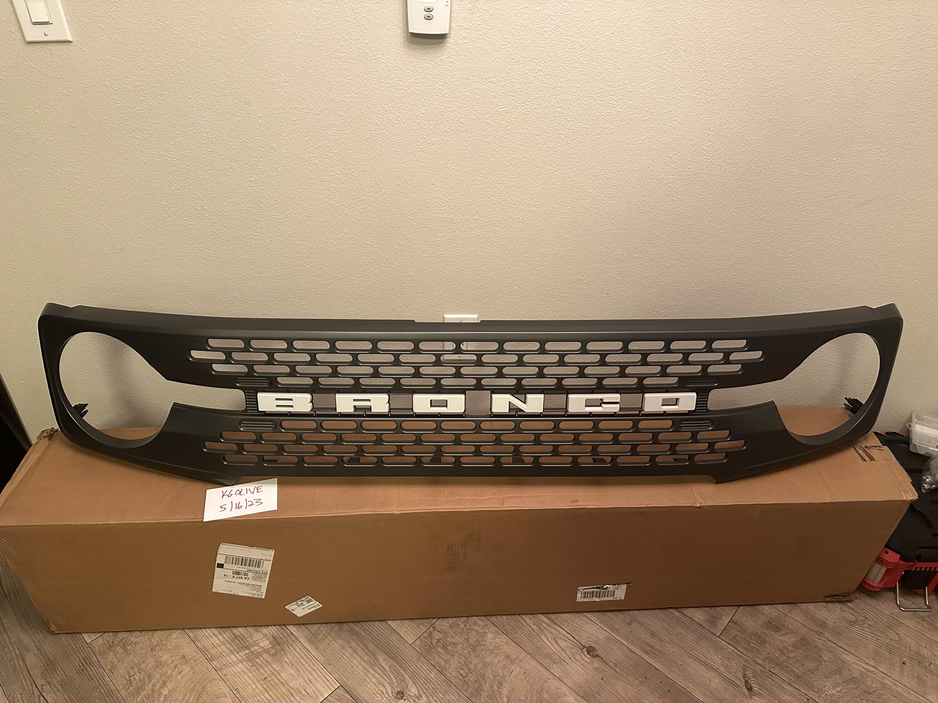 Ford Bronco OEM Badlands Grille $200 IMG_4548