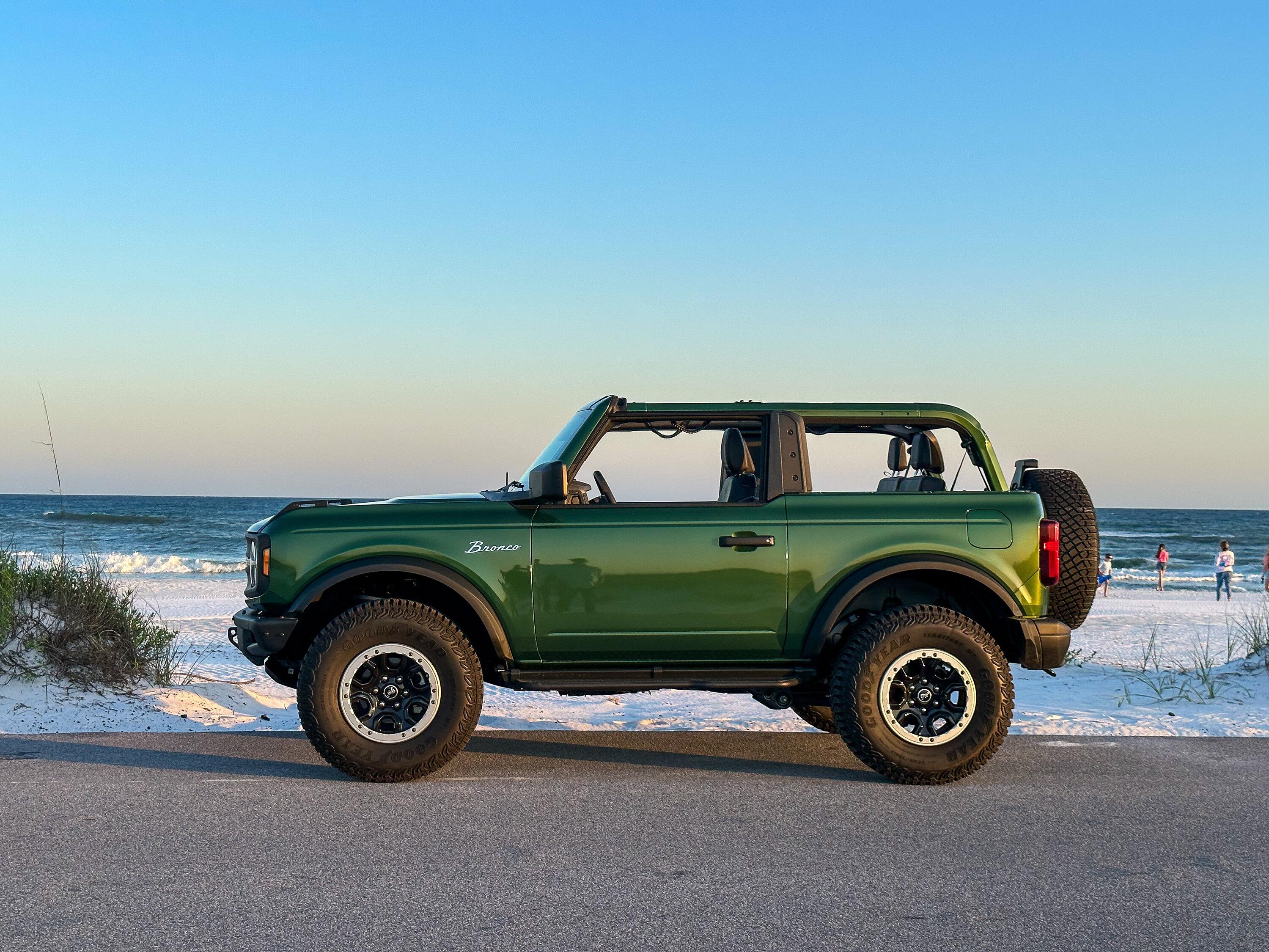 Ford Bronco Bronco Team 2 door. image0