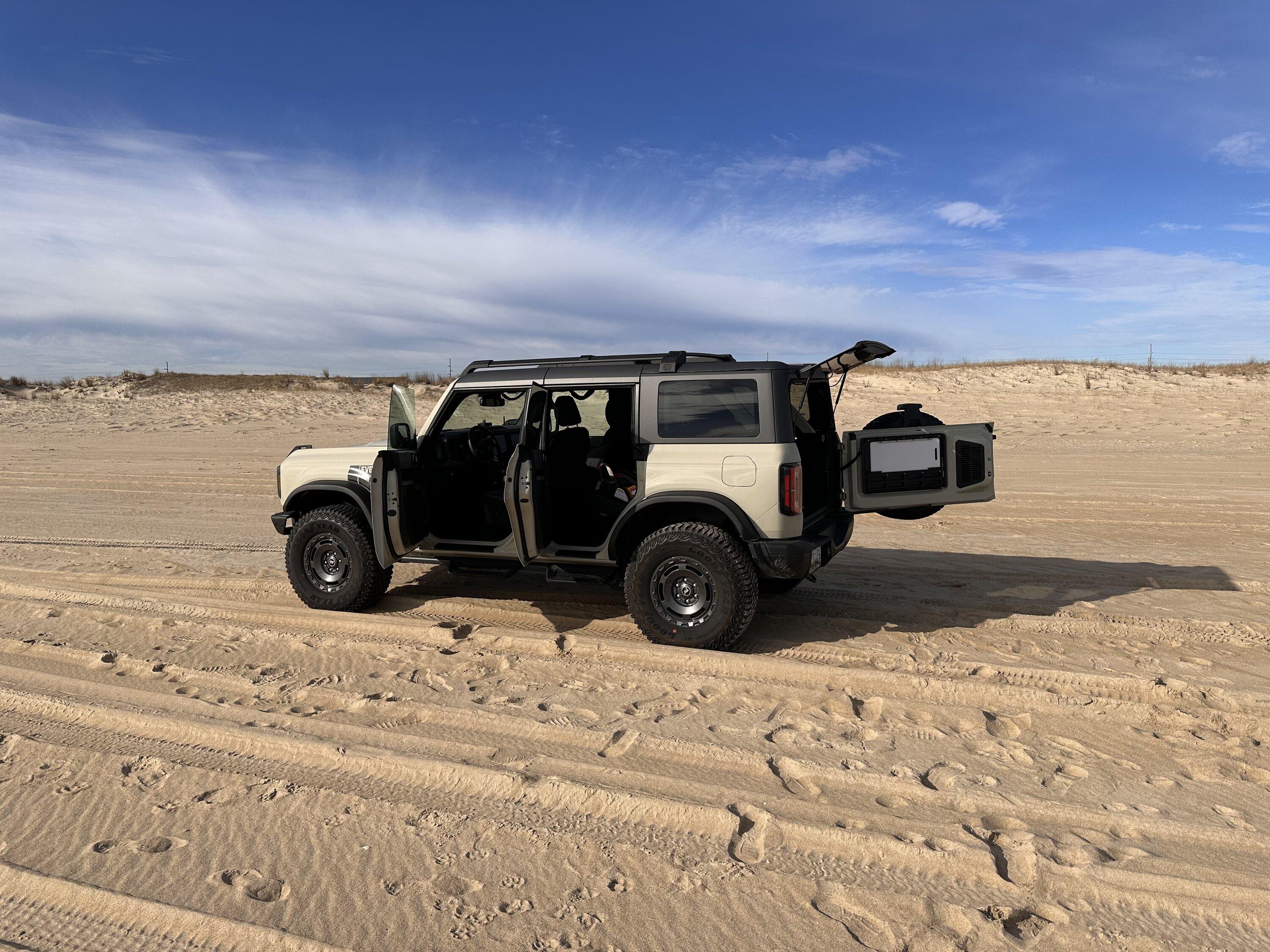 Ford Bronco Beach Builds / Surf Fishing Builds ready for the summer? Post yours! IMG_8515