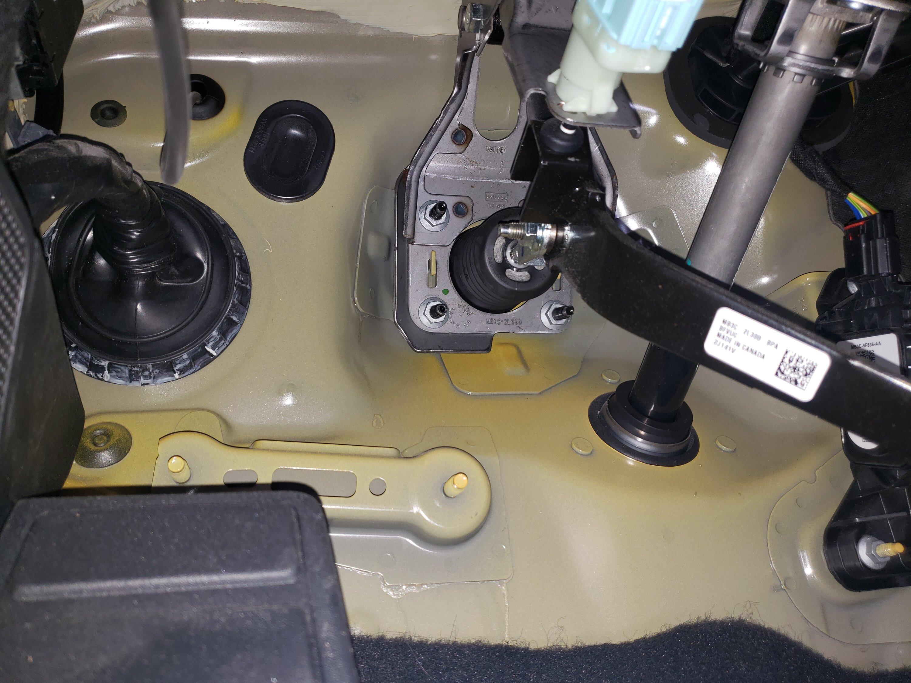 Ford Bronco Time to lower the road noise / NVH sound level - my DIY sound deadening material install project 20230517_114137