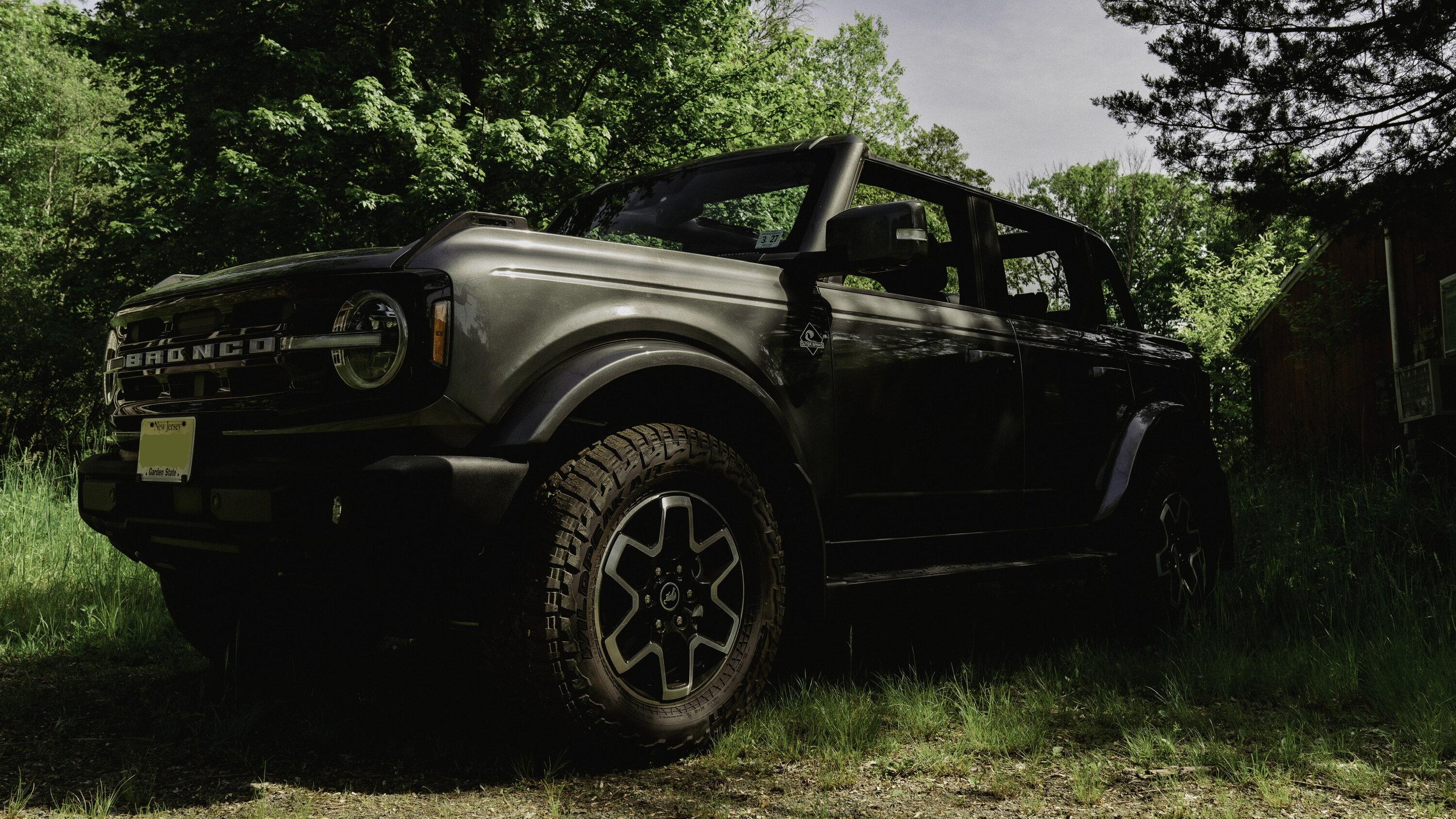 Ford Bronco CARBONIZED GRAY Bronco Club _DSC4935