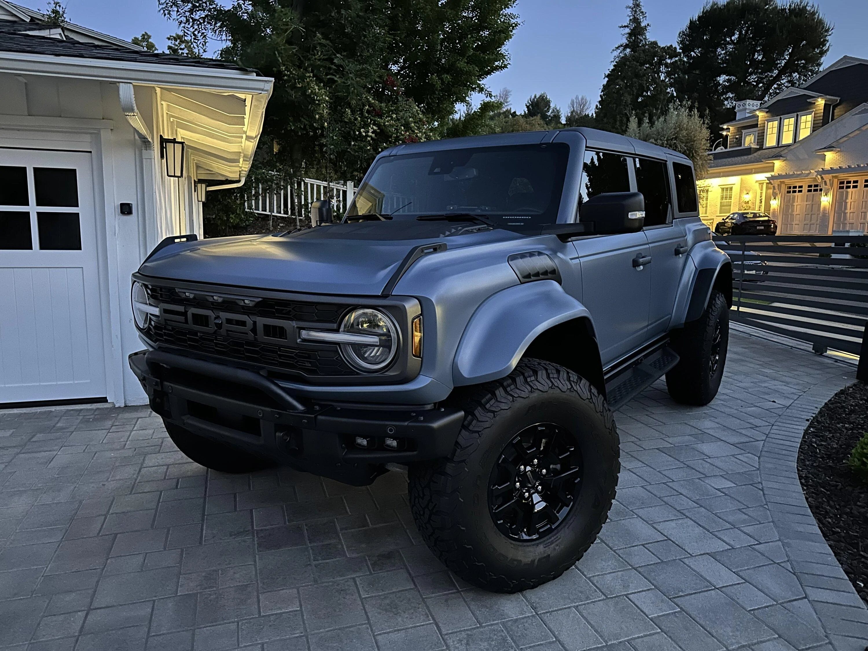 Bronco Raptor Colour Match Sand Bronco Raptor, Color match flares azure gray, matte wrap, blacked out ...