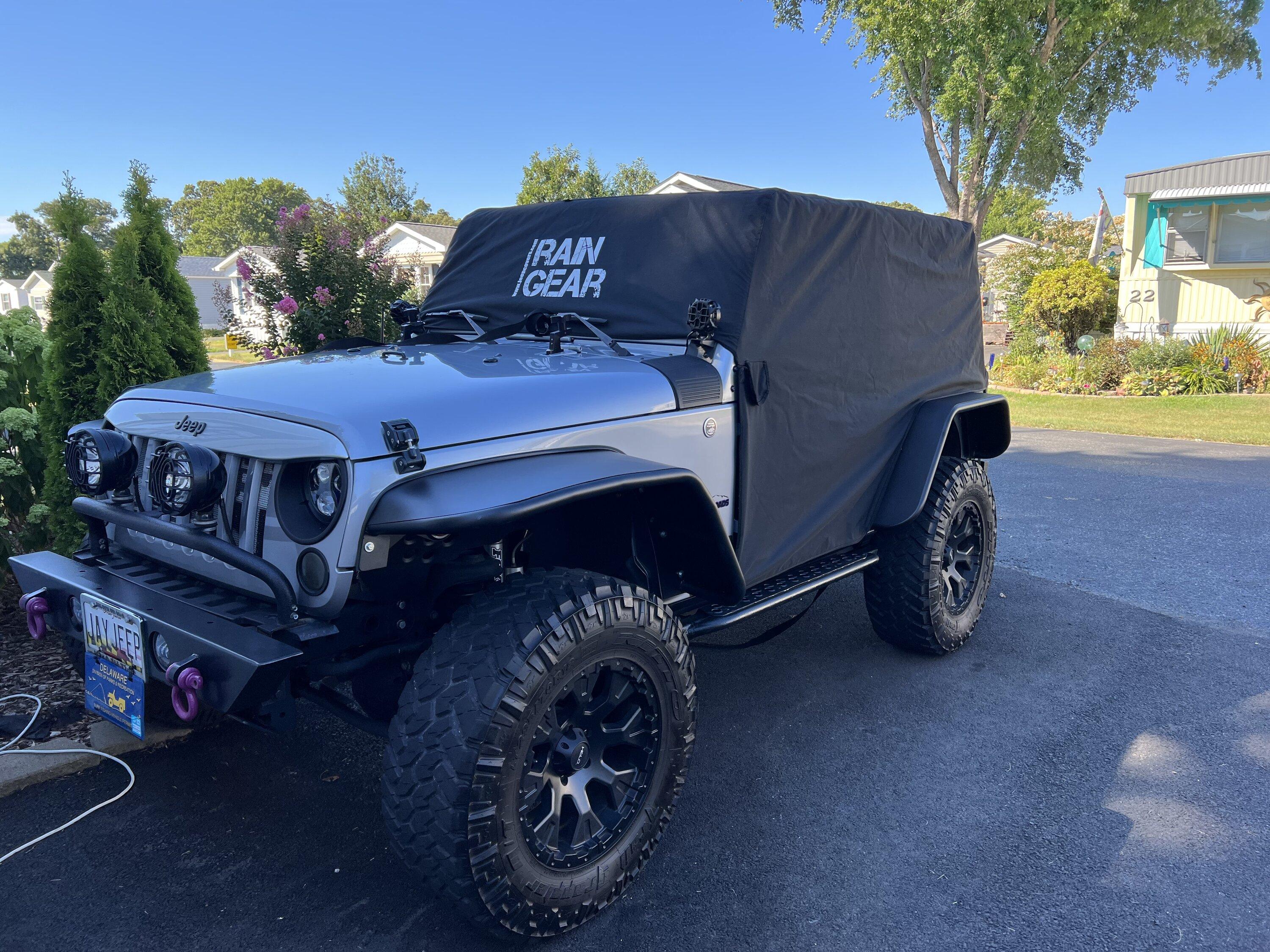 Ford Bronco Broncover vs RainGear Trail Cover IMG_1072