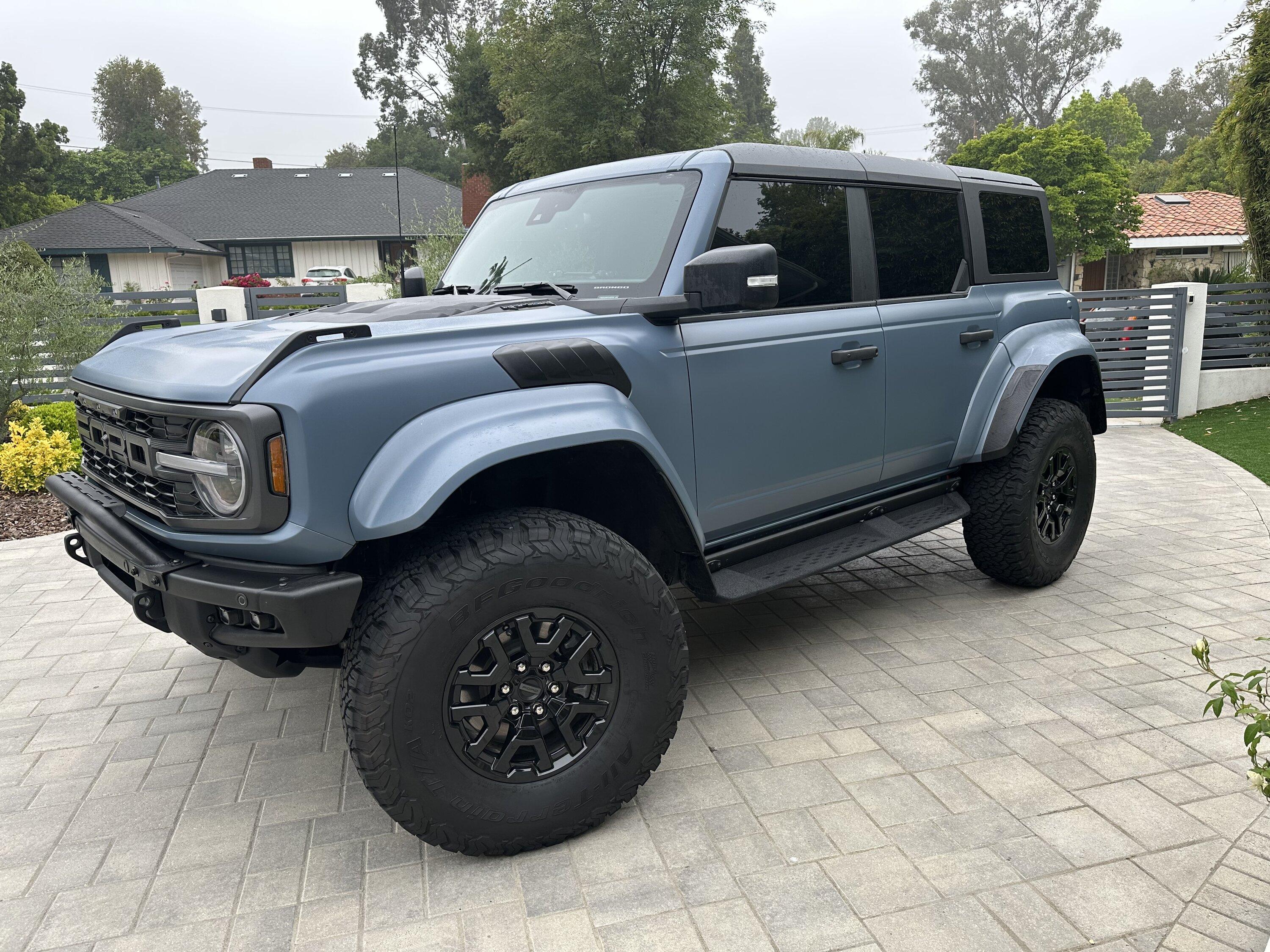 Bronco Raptor Colour Match Sand Bronco Raptor, Color match flares azure gray, matte wrap, blacked out ...