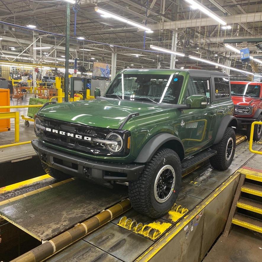Ford Bronco No assembly line pic? No problem! Ford's ridiculous solution... 3B4C9351-32C1-4A89-A4BB-A4F159C1AC51_1_105_c