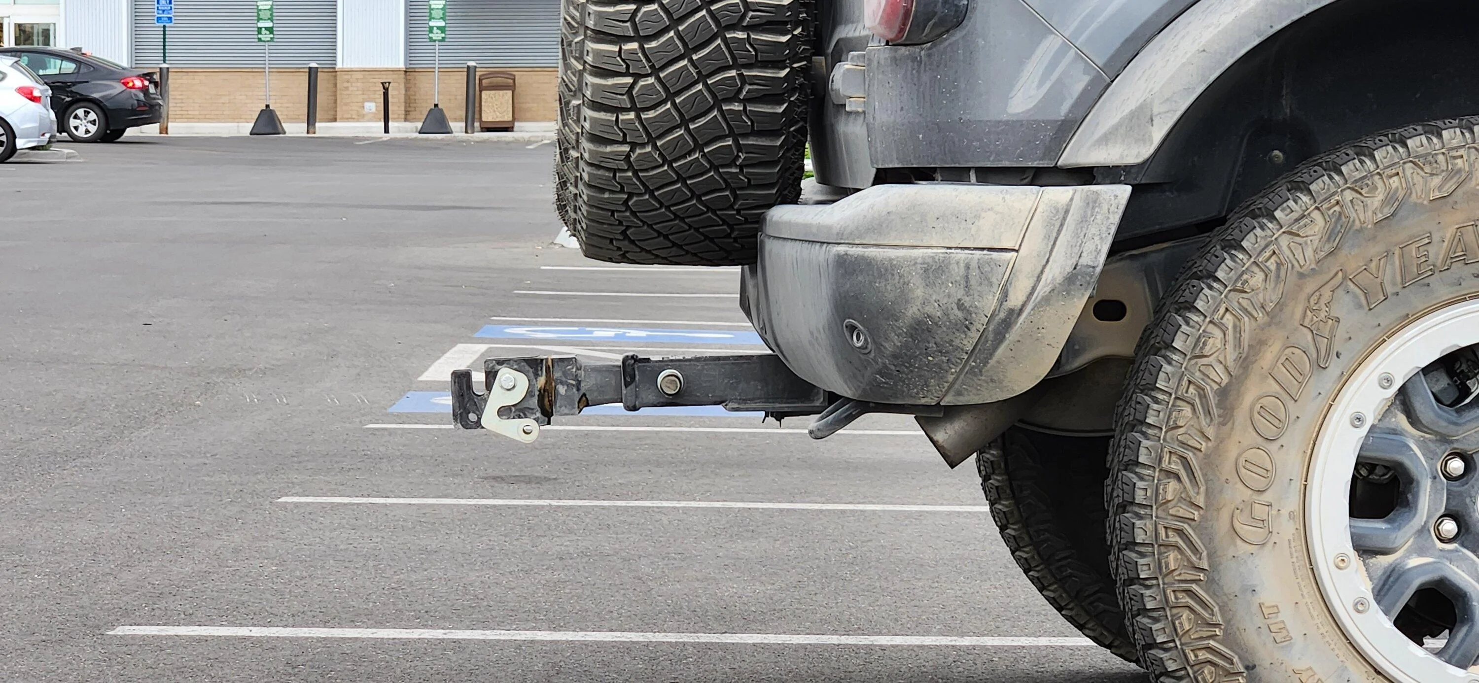 Ford Bronco Sudden stop, bent hitch. 20230520_165341