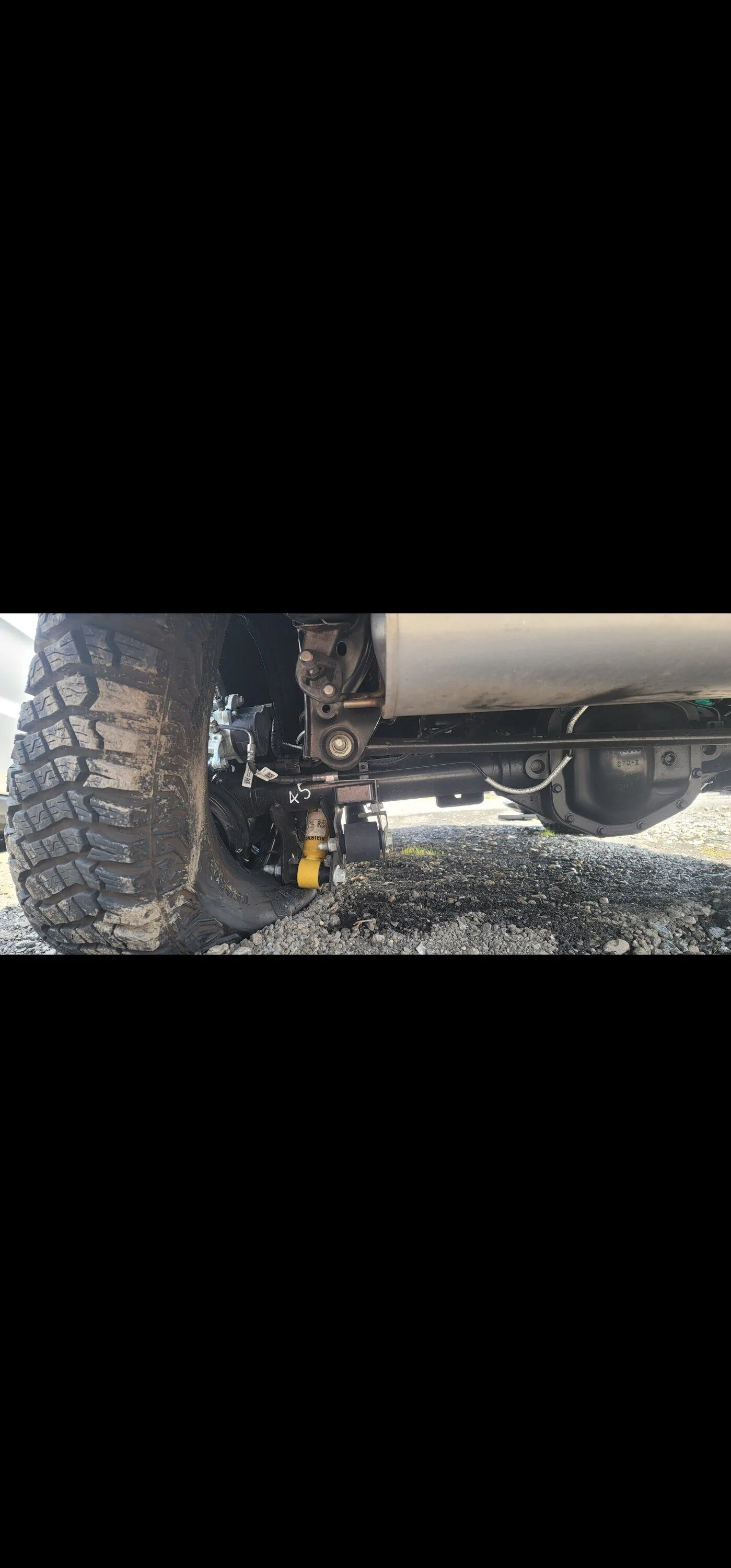 Ford Bronco Hit by a Jeep running from police. Is this a total? screenshot_20230522_105350_gallery-jpg