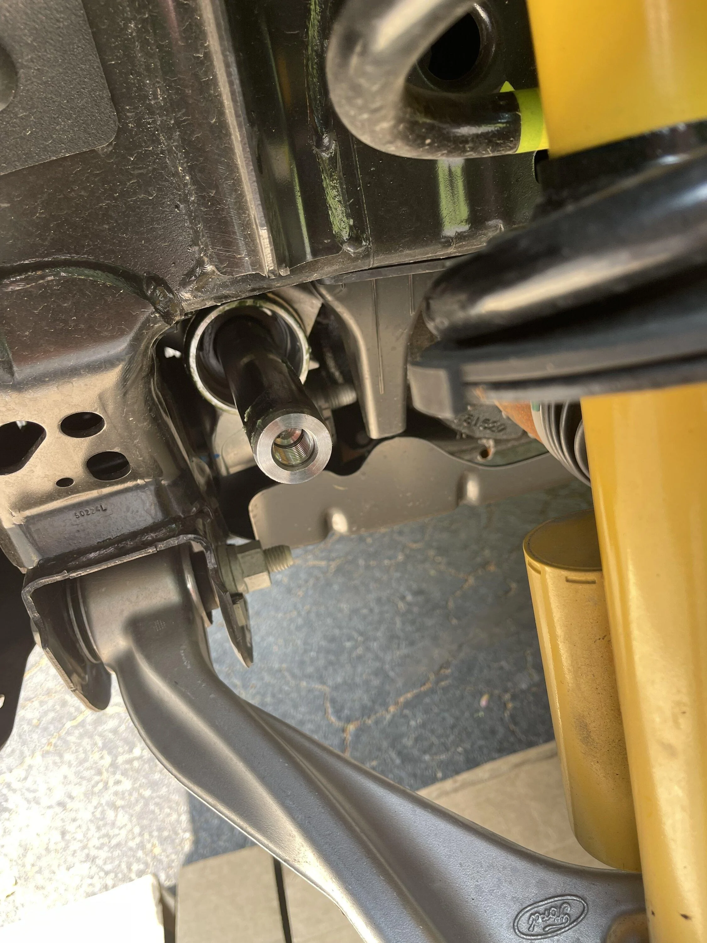 Ford Bronco Installed Method MR305 wheels / BFG KM3 37x12.5 -17 / Broncbuster Bushing + Tie Rod Sleeves IMG_4586