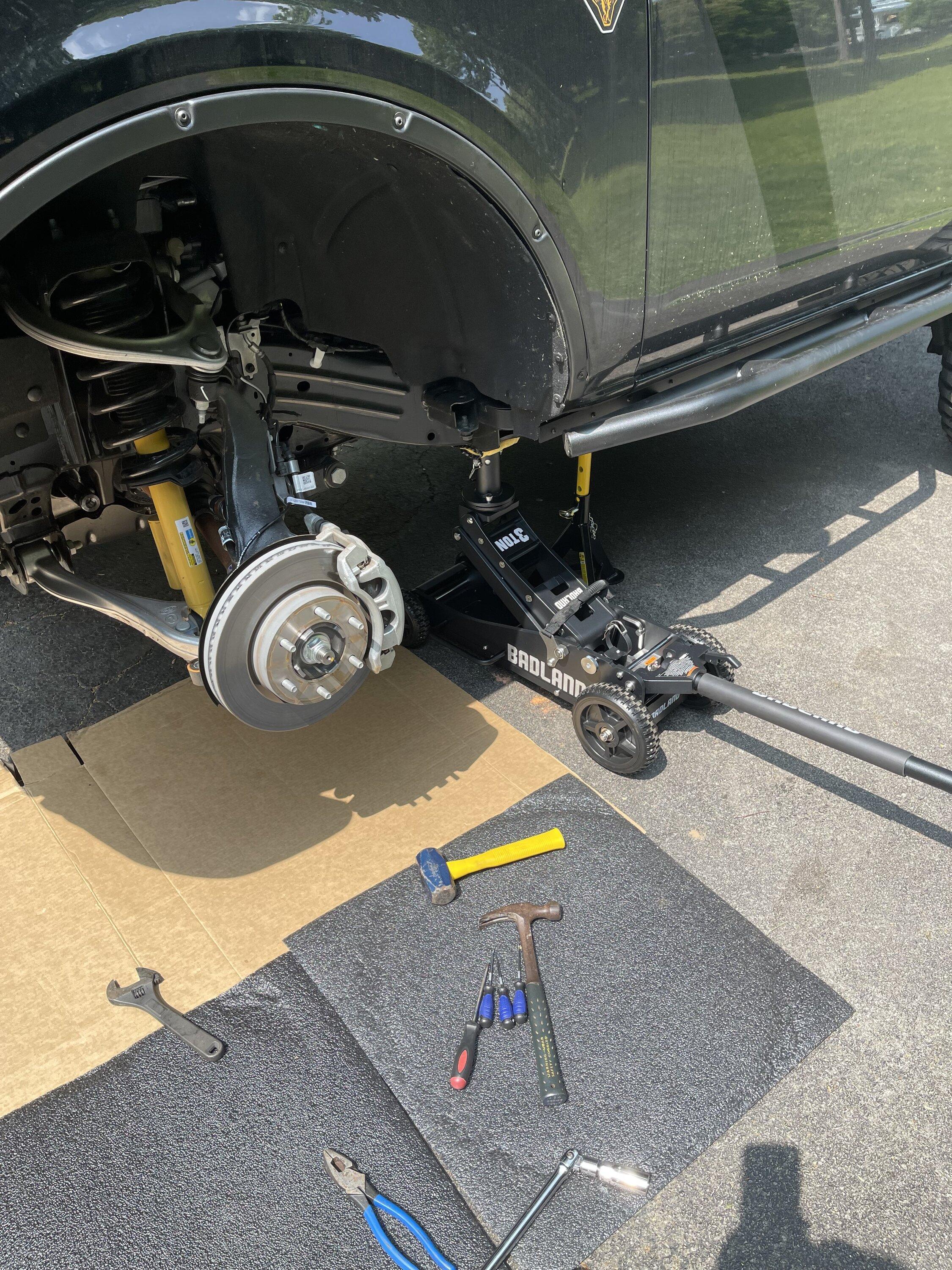 Ford Bronco Installed Method MR305 wheels / BFG KM3 37x12.5 -17 / Broncbuster Bushing + Tie Rod Sleeves IMG_4585