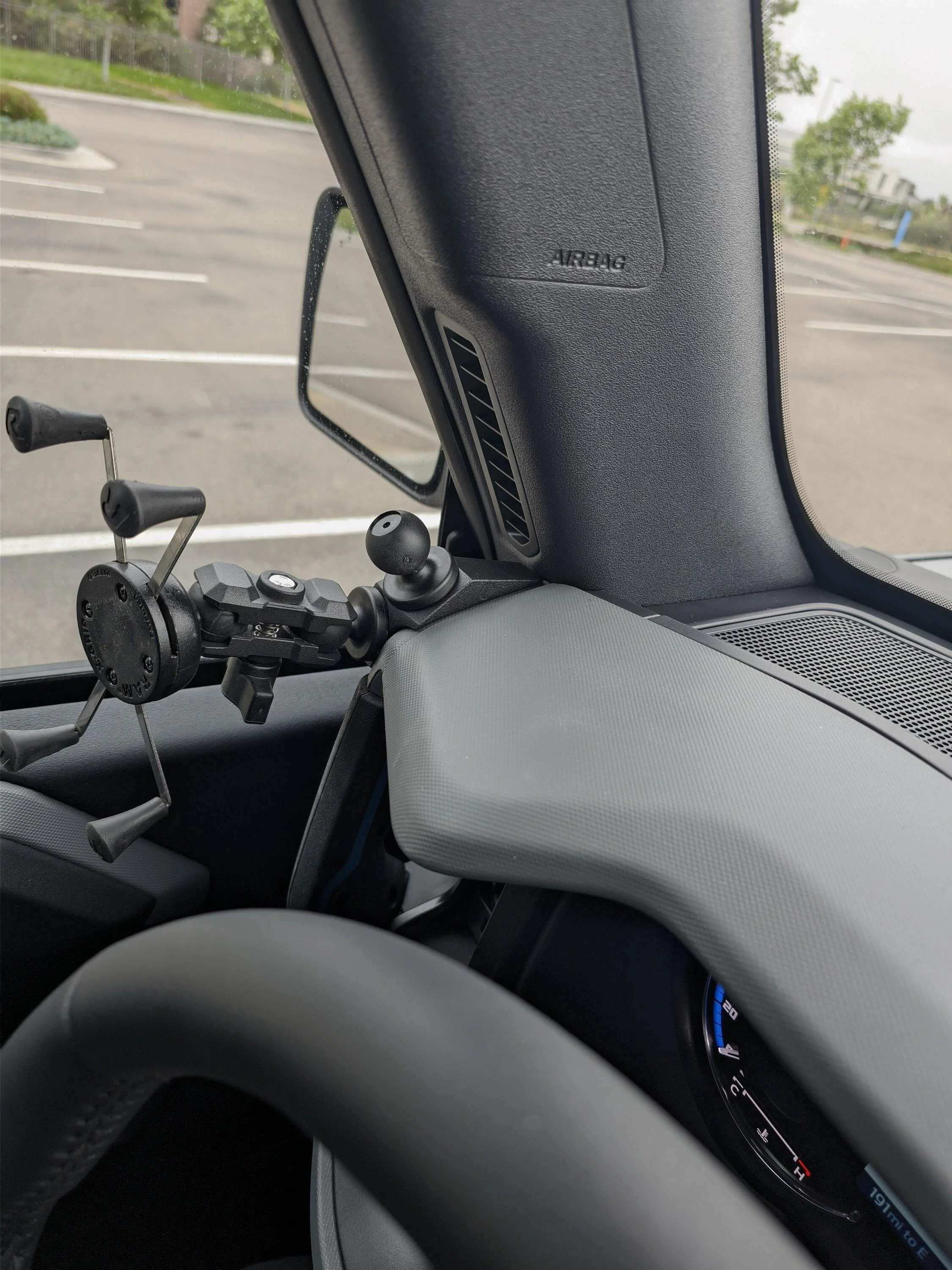 Ford Bronco Picatinny phone mount options? GG_AGC8.4_v9_a1_20230523_165718763