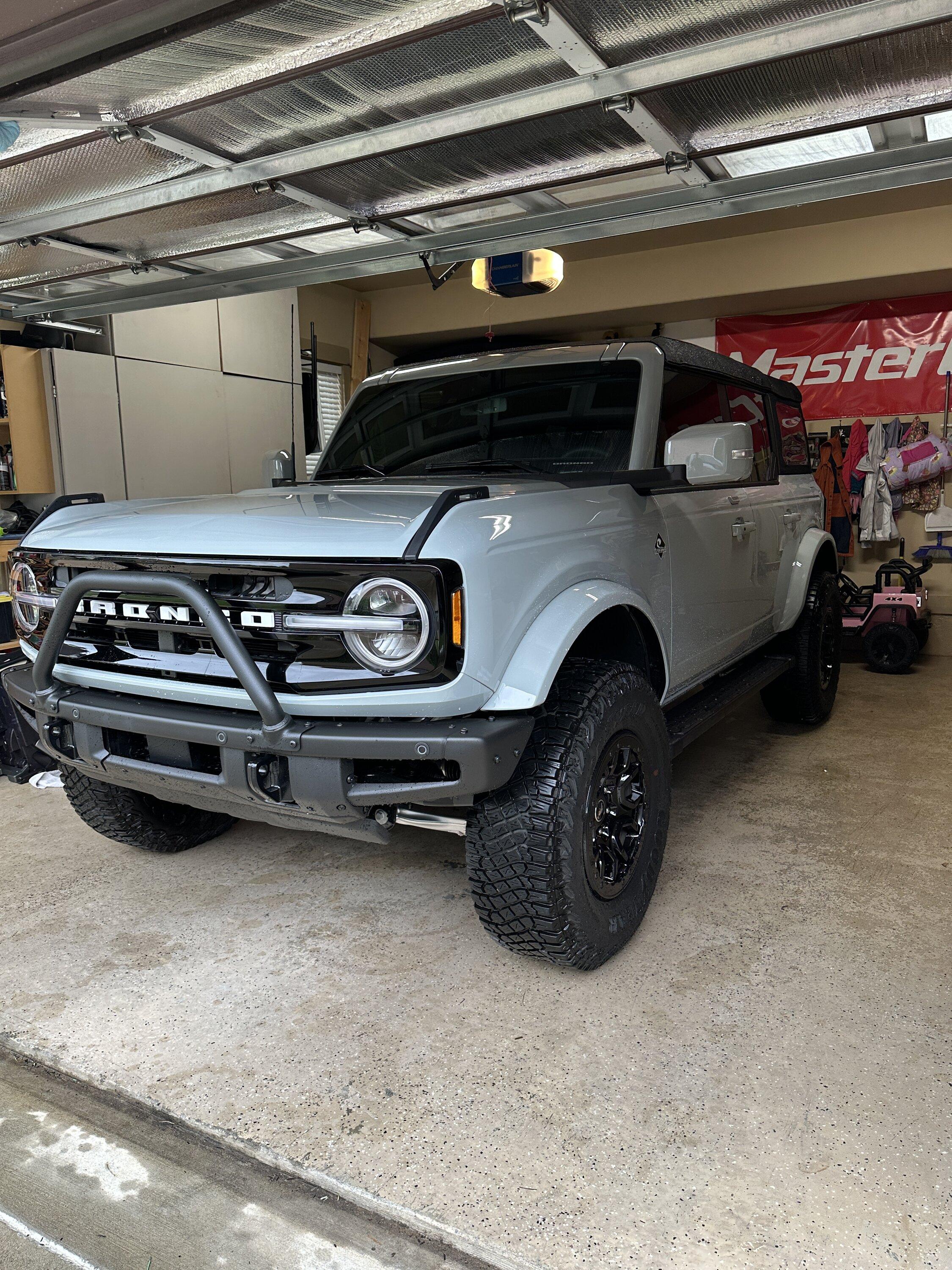 Ford Bronco CACTUS GRAY Bronco Club IMG-1503.JPG