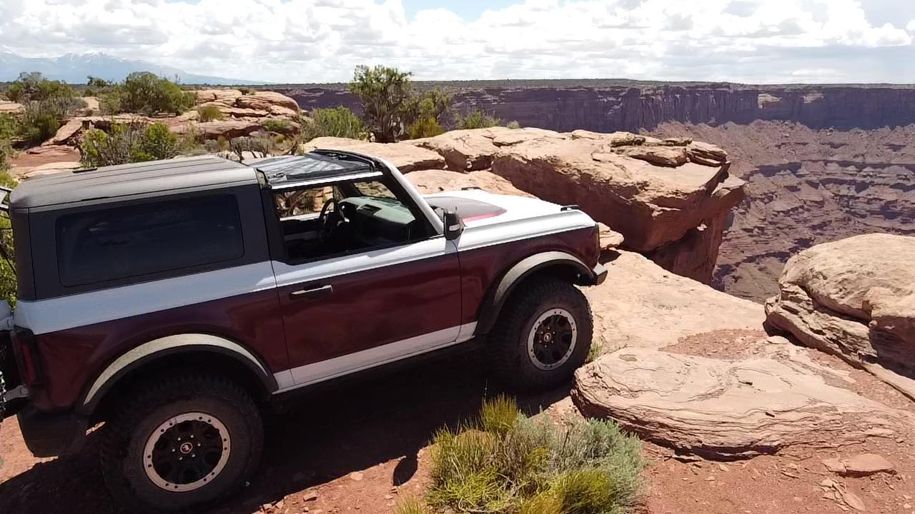 Ford Bronco Bronco Team 2 door. 38A-4