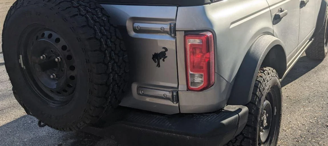 Ford Bronco 2022 Black Diamond - Build log blacked out bronco logo