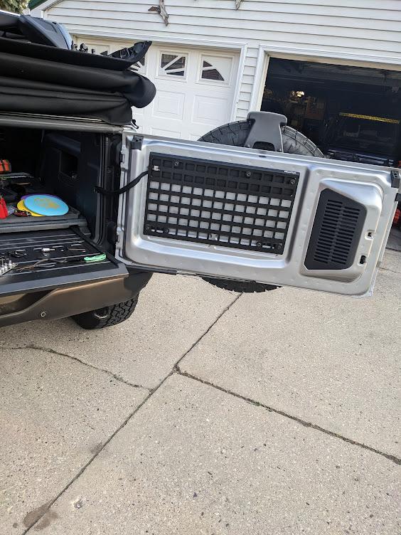 Ford Bronco 2022 Black Diamond - Build log rear molle