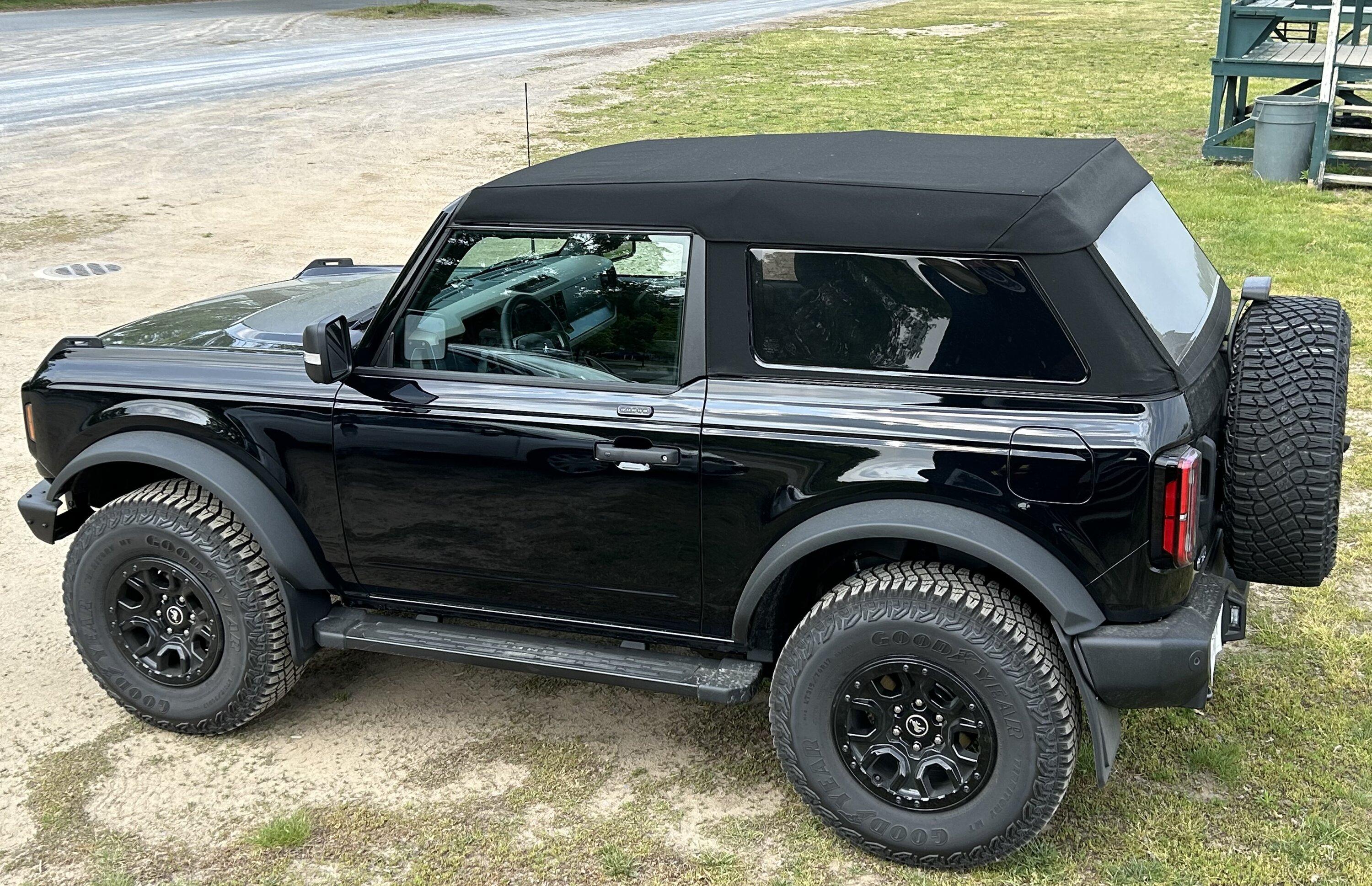 Ford Bronco SHADOW BLACK Bronco Club IMG_0007