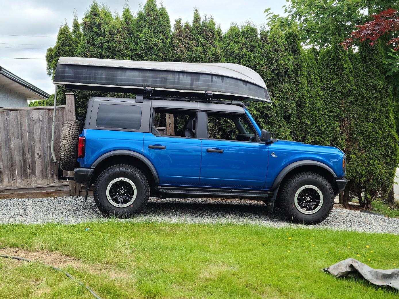 Ford Bronco Aluminium car topper. Yakima Rack Mounted Canoe Carrier & Yakima HD Crossbar Kit installed 20230521_151705-