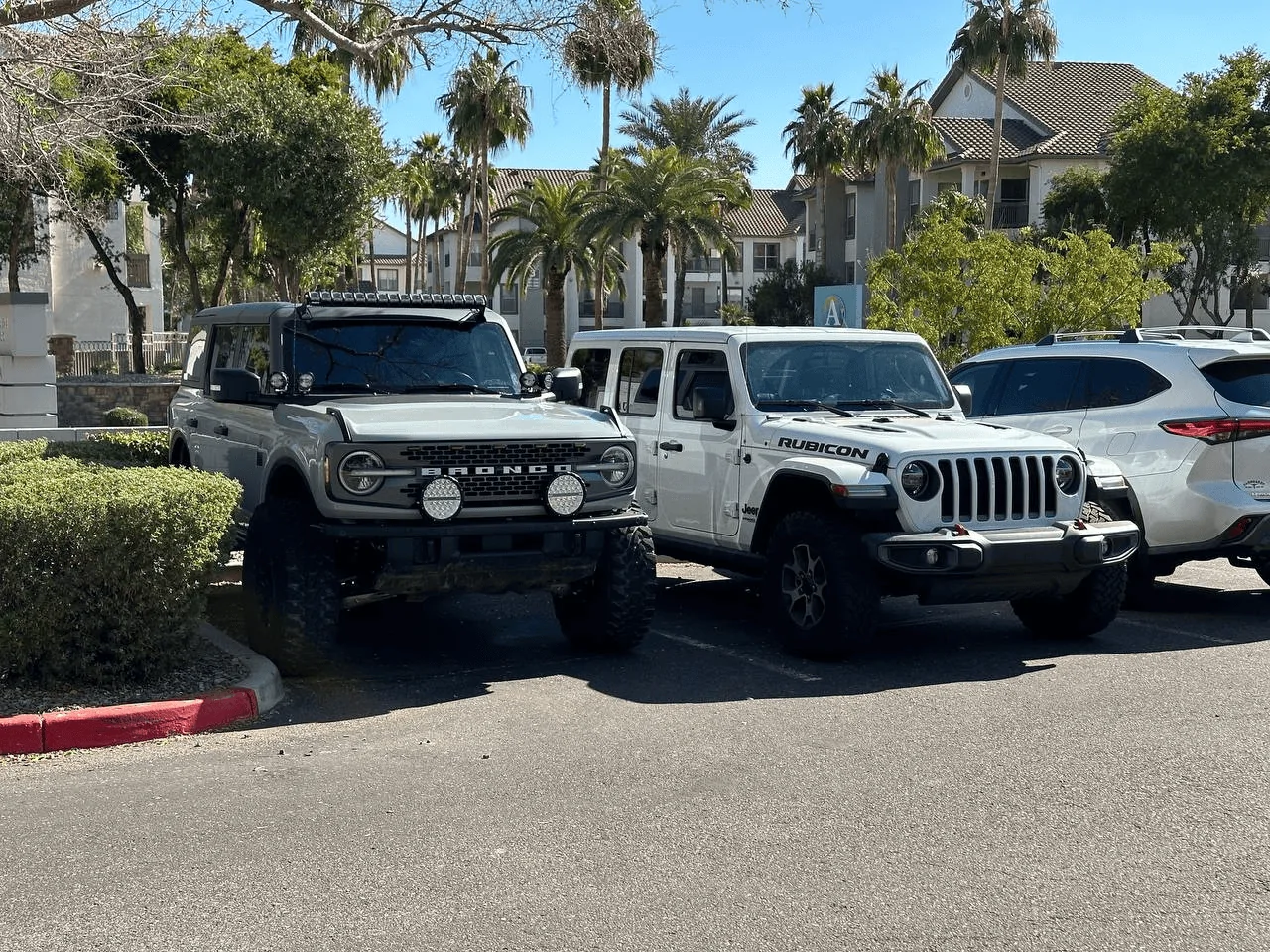 Ford Bronco Anyone do fender flare delete ? 1685057516878