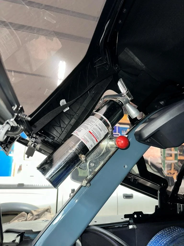 Ford Bronco 4-door rear roll bar fire extinguisher solution? 8BsUghq