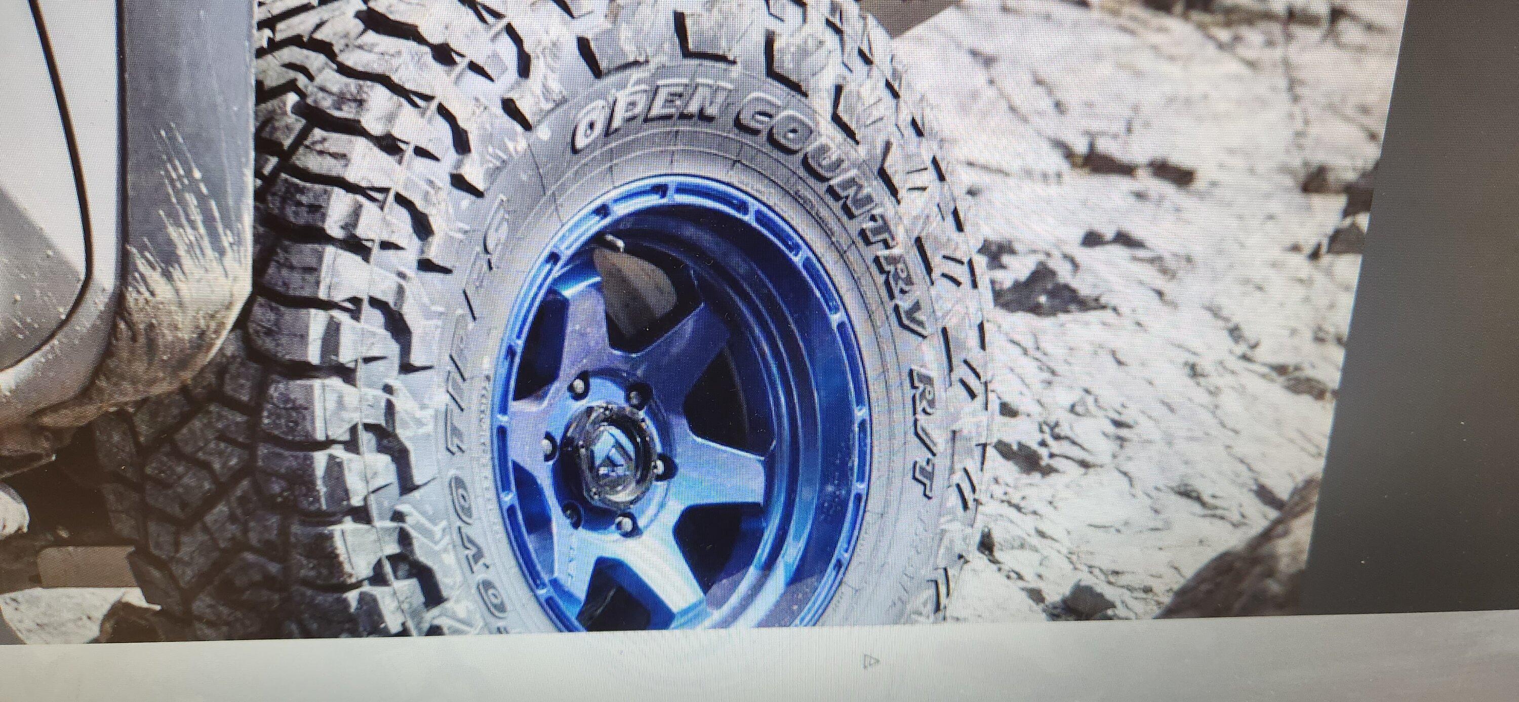 Ford Bronco Wheel help? I am going insane! 16851300495167784934659964682979