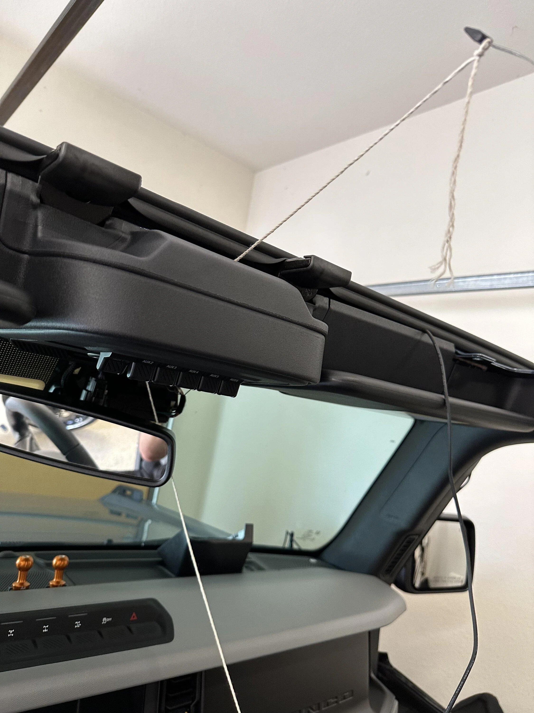 Ford Bronco Dashcam with battery installation IMG_2540