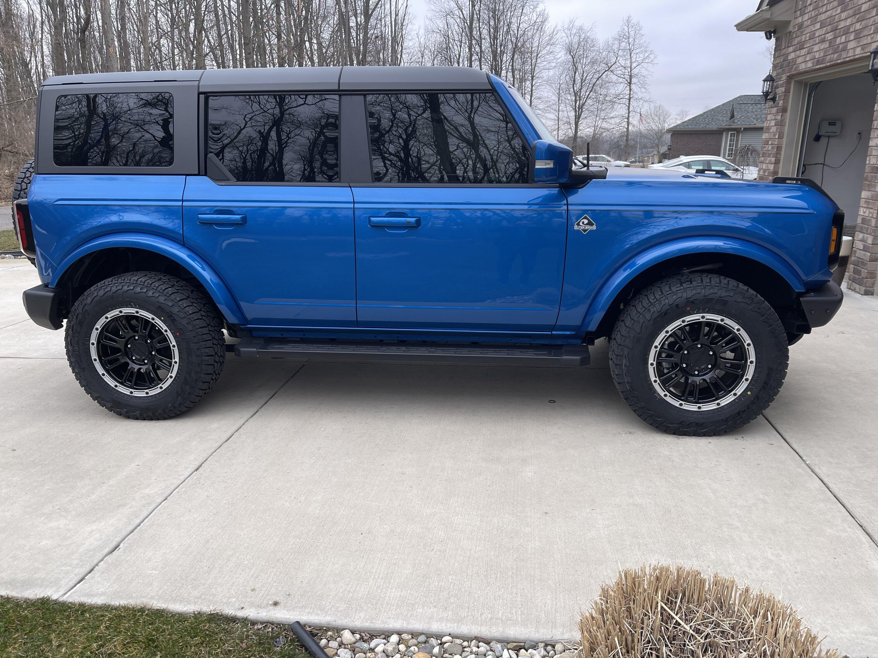 Ford Bronco What is the Best color wheels for a Velocity Blue Wildtrak.. post your pics IMG_1148