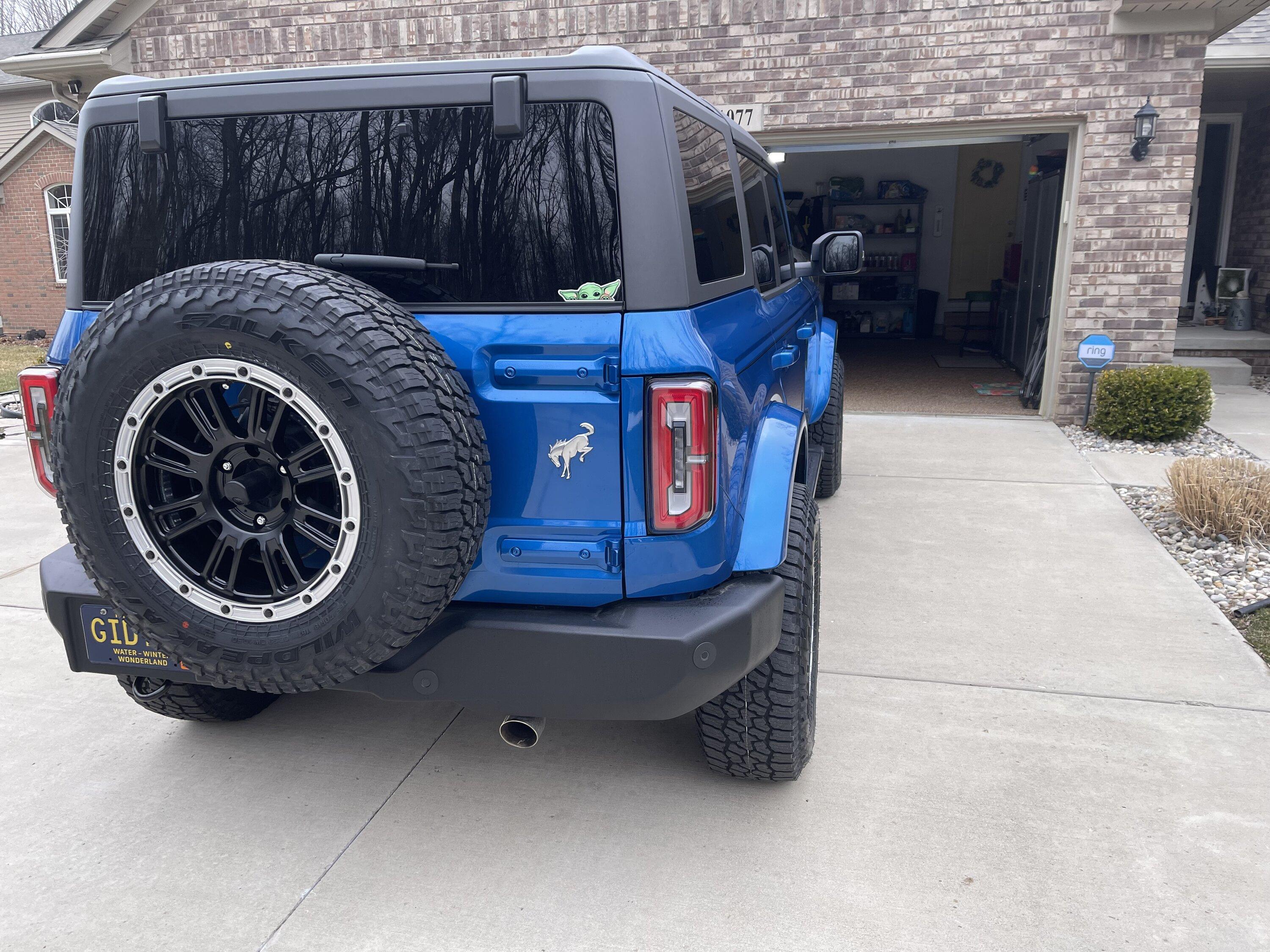 Ford Bronco What is the Best color wheels for a Velocity Blue Wildtrak.. post your pics IMG_1149