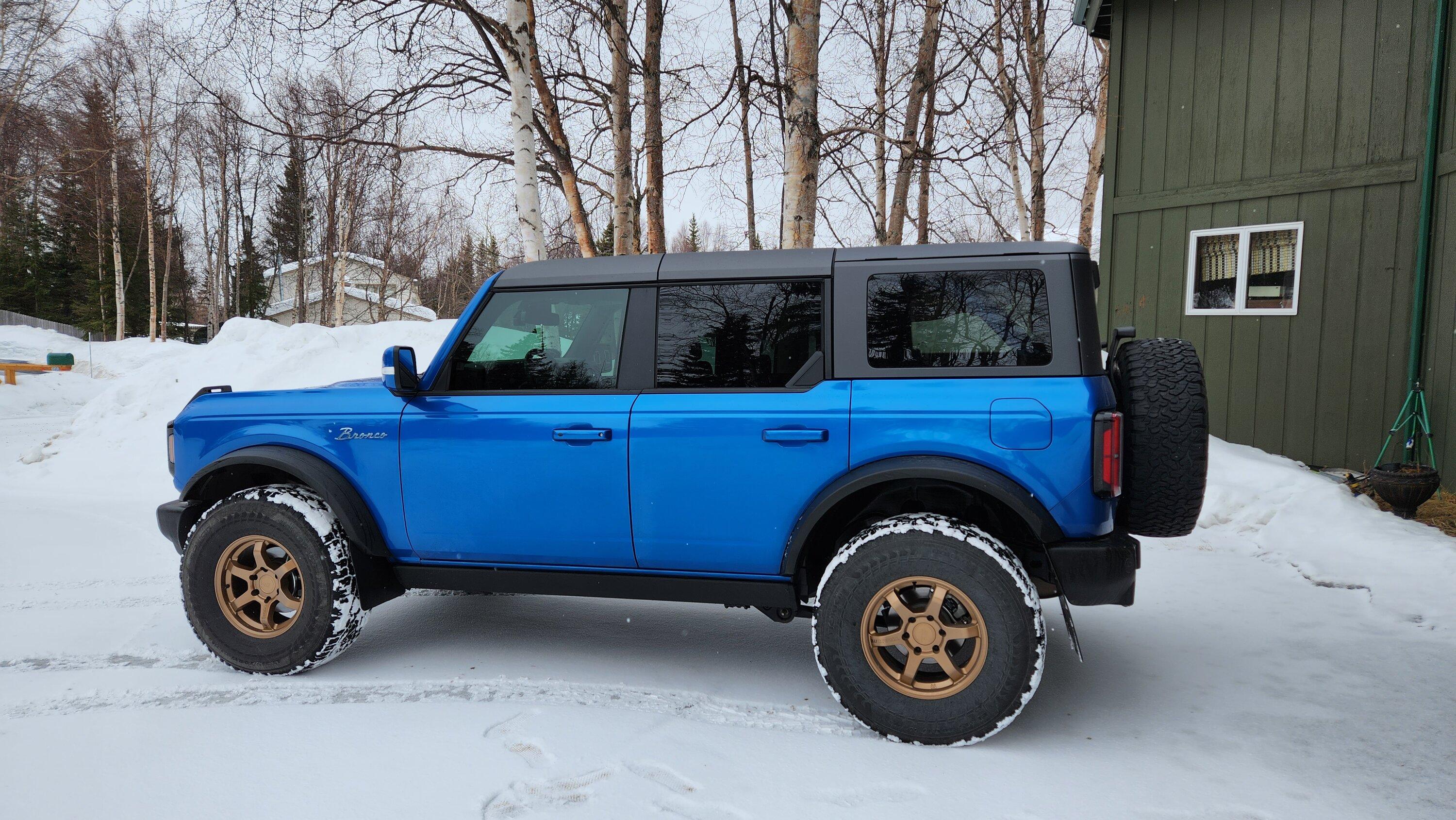 Ford Bronco What is the Best color wheels for a Velocity Blue Wildtrak.. post your pics 20230318_164529