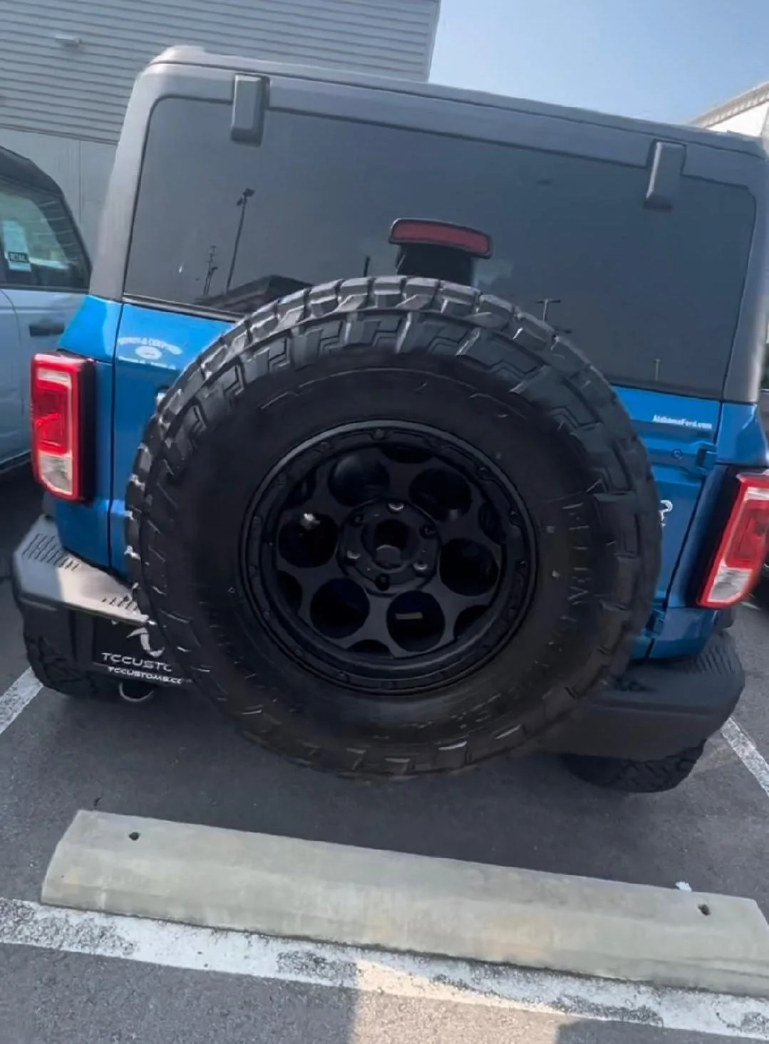 Ford Bronco What is the Best color wheels for a Velocity Blue Wildtrak.. post your pics Bronco_03