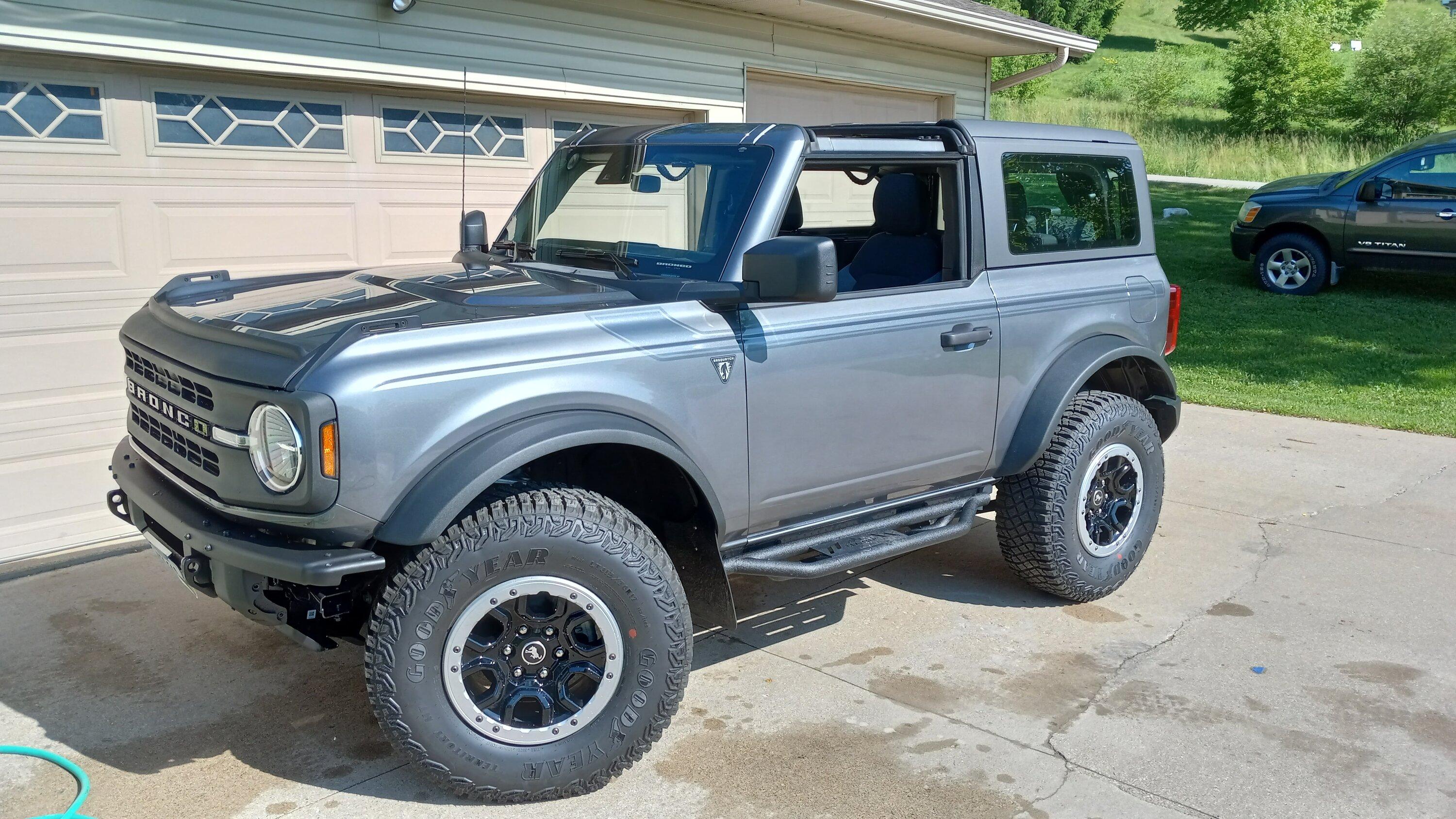 Ford Bronco CARBONIZED GRAY Bronco Club 20230526_093044